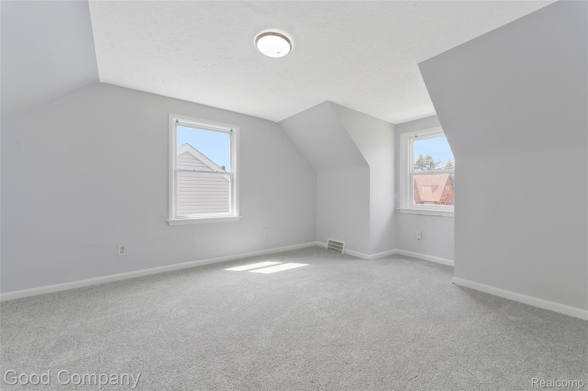 12030 Winthrop Street Property Photo 18