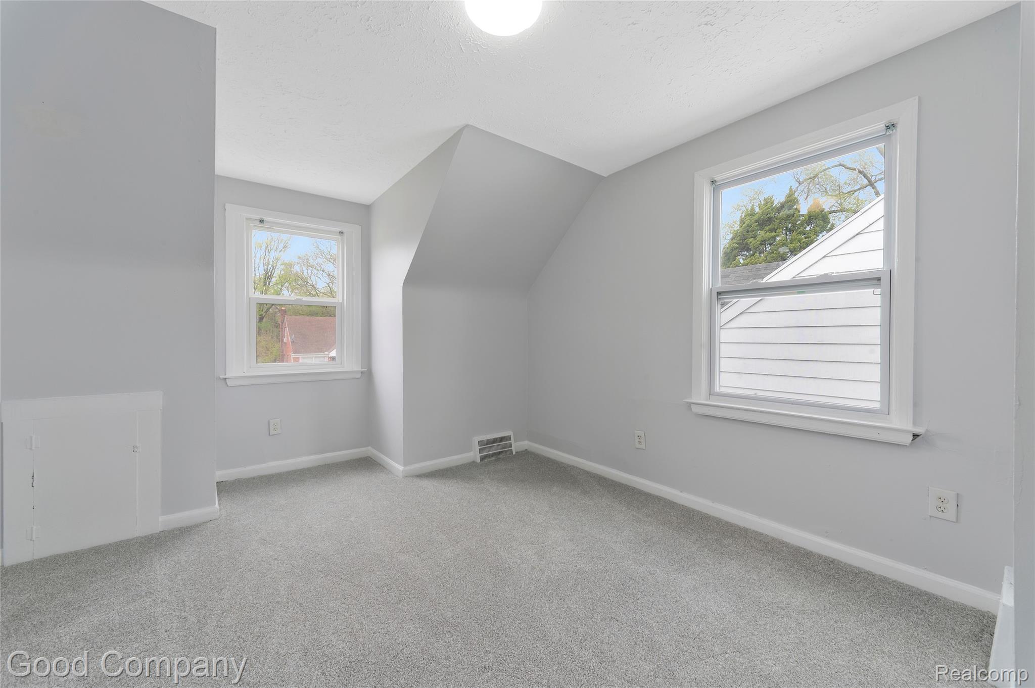 12030 Winthrop Street Property Photo 20