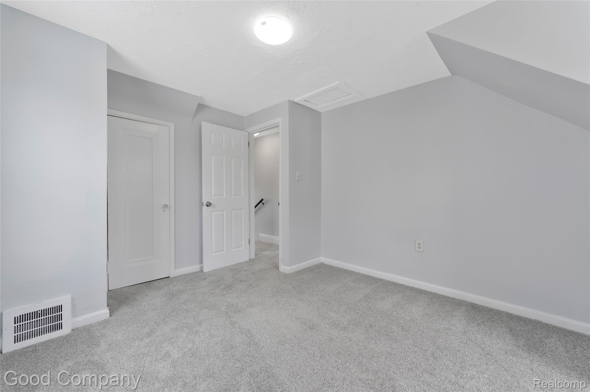 12030 Winthrop Street Property Photo 21
