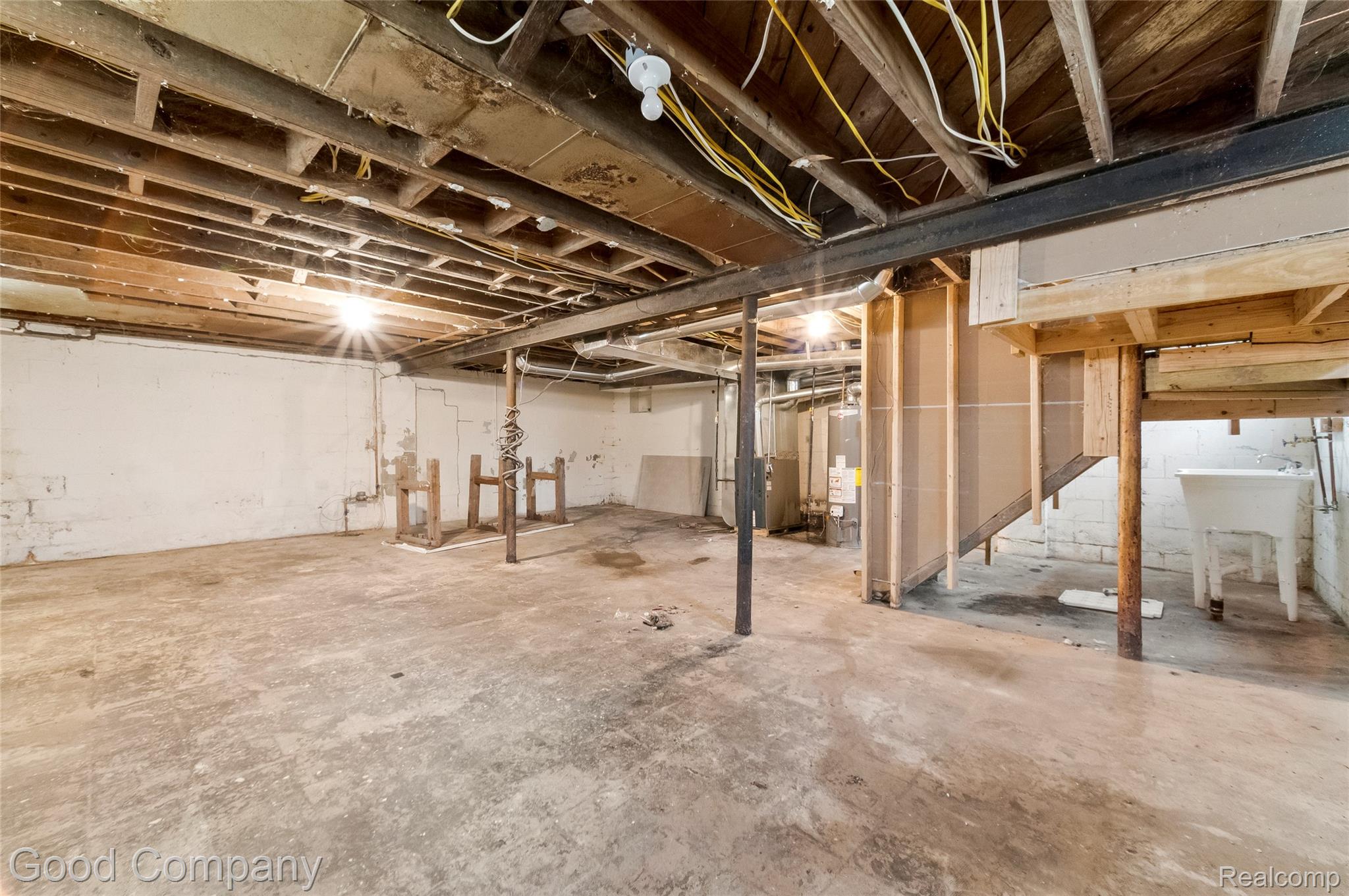 12030 Winthrop Street Property Photo 22