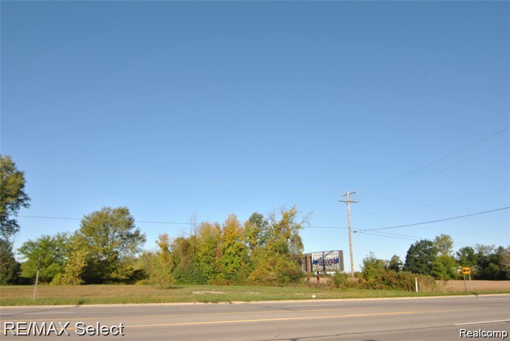 6483 Bay Property Photo 1