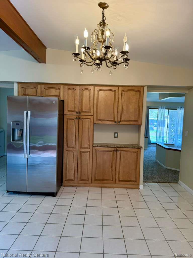 5739 Willow Creek Drive Property Photo 6