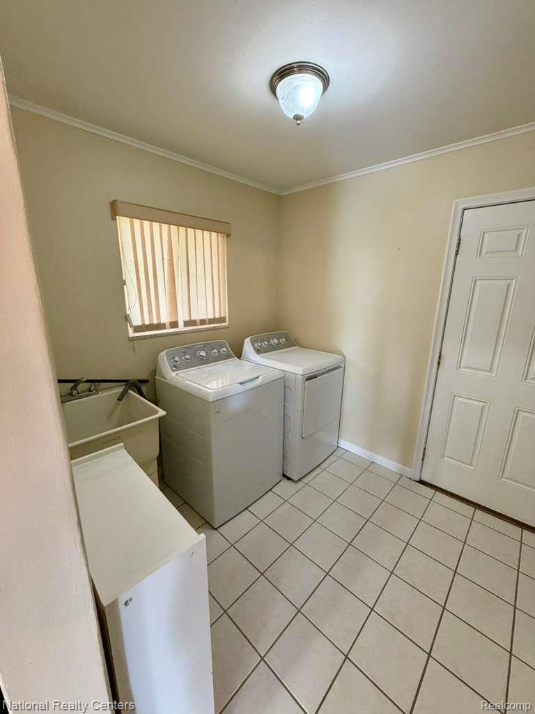 5739 Willow Creek Drive Property Photo 10