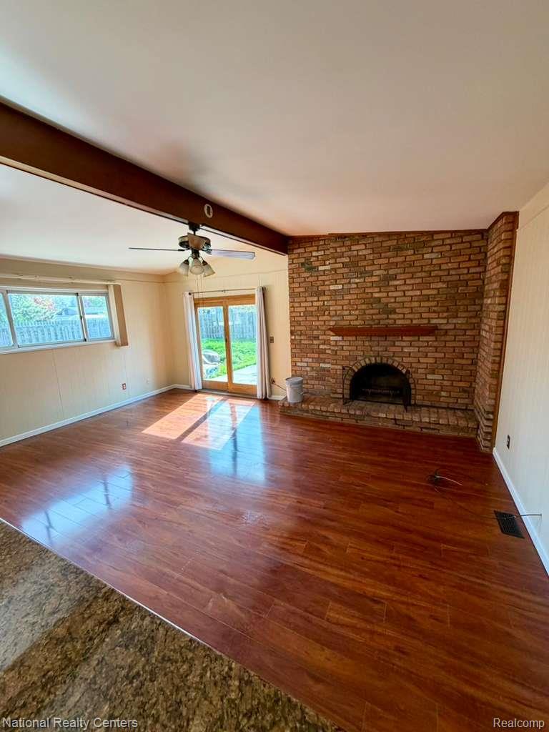 5739 Willow Creek Drive Property Photo 13