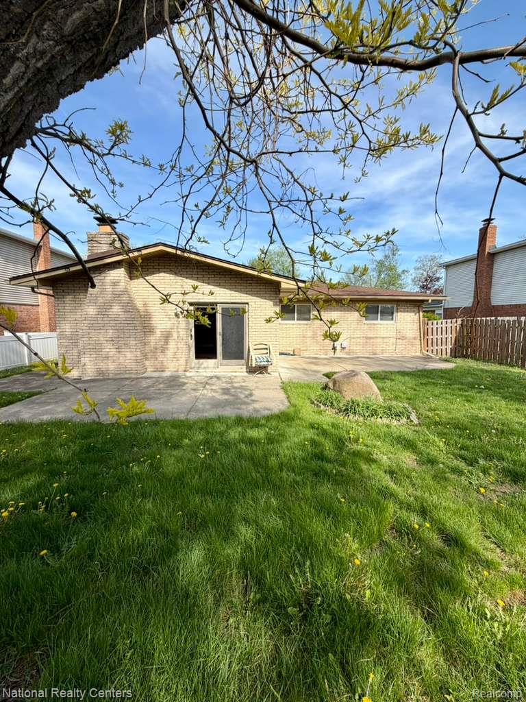 5739 Willow Creek Drive Property Photo 25