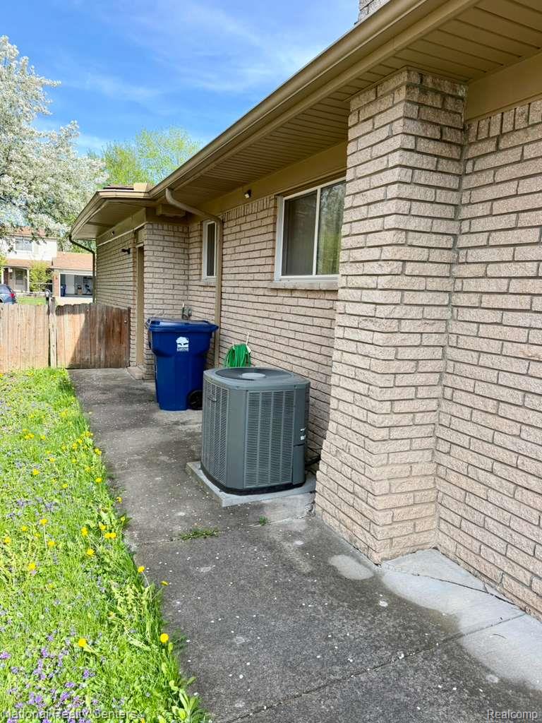 5739 Willow Creek Drive Property Photo 27