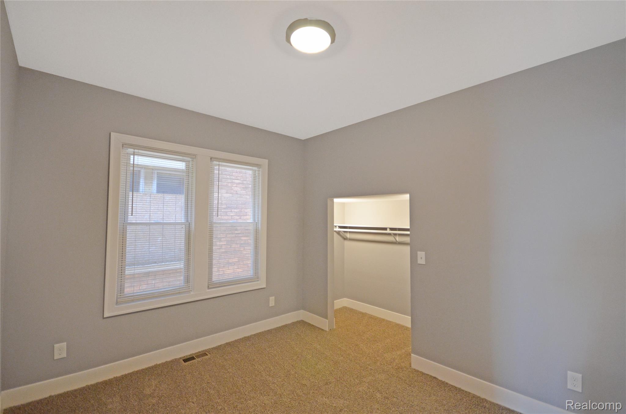 2253 Gladstone Street Property Photo 23
