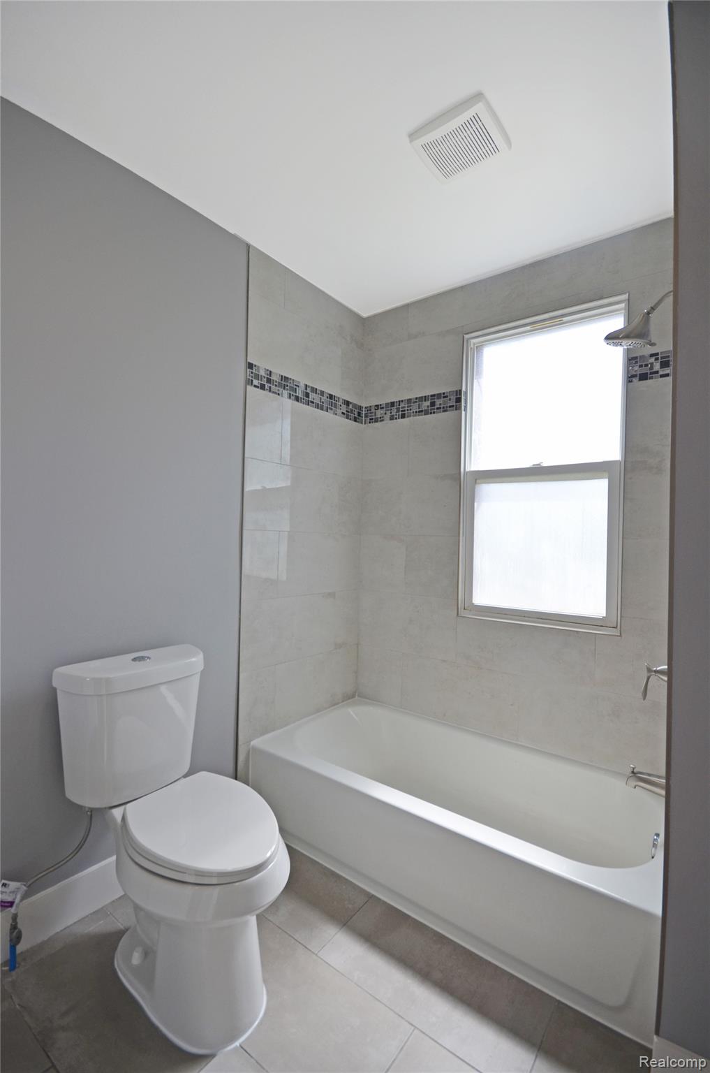 2253 Gladstone Street Property Photo 29