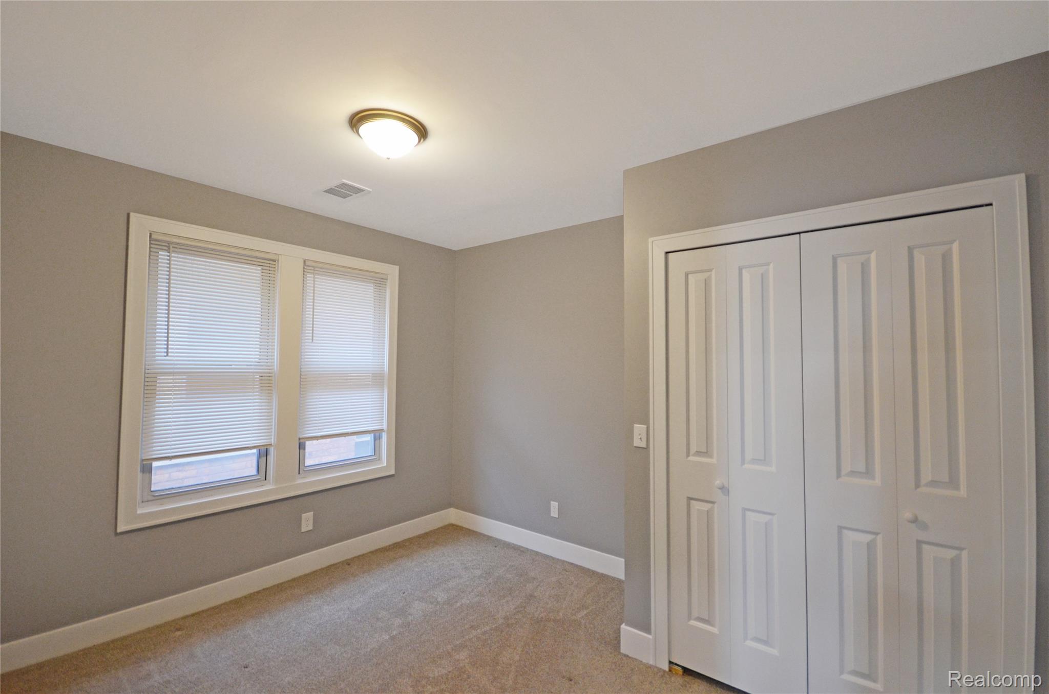 2253 Gladstone Street Property Photo 39