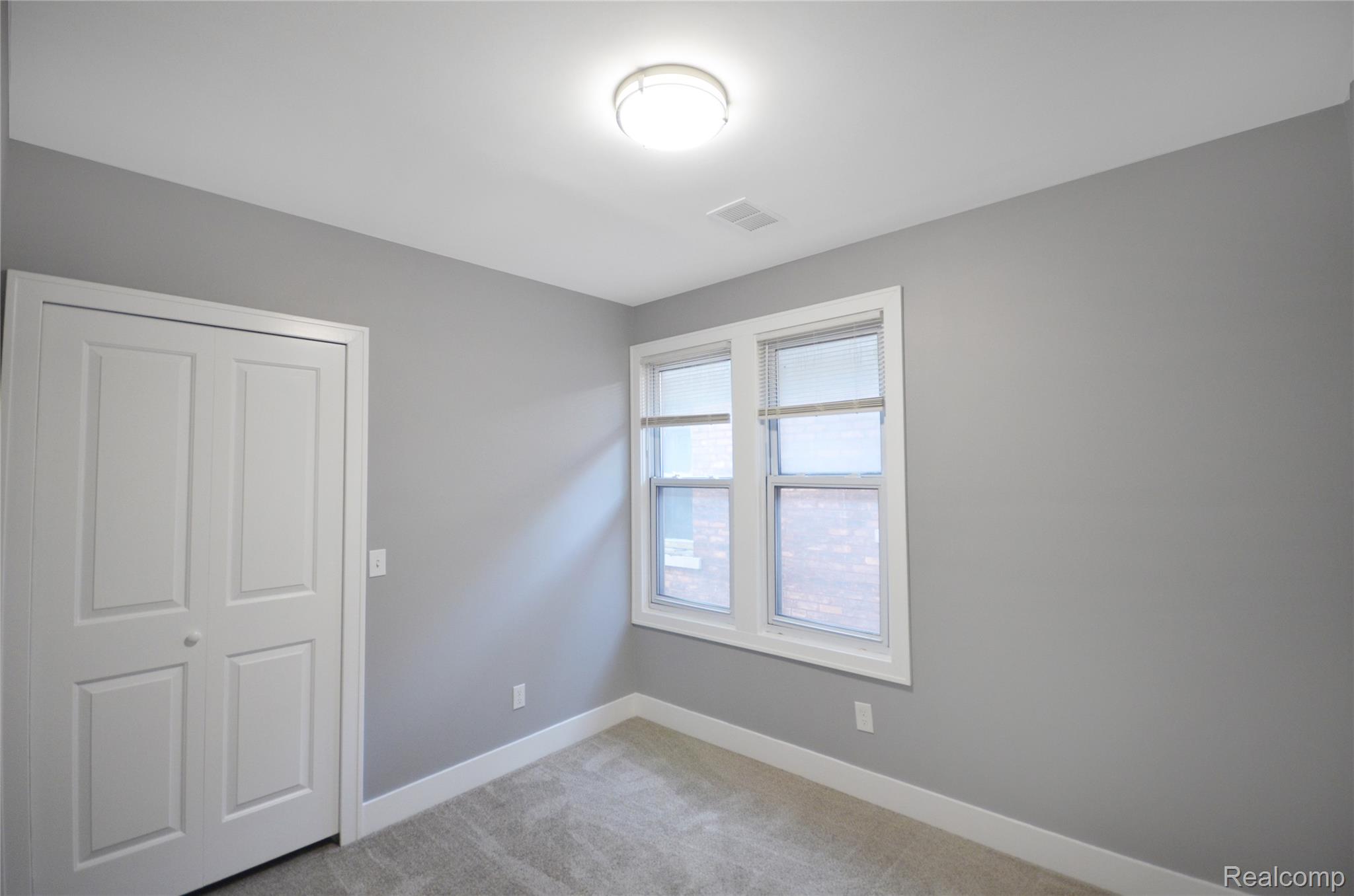 2253 Gladstone Street Property Photo 42