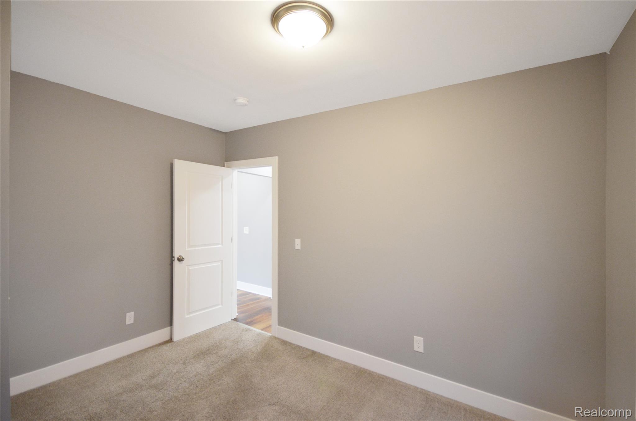 2253 Gladstone Street Property Photo 43