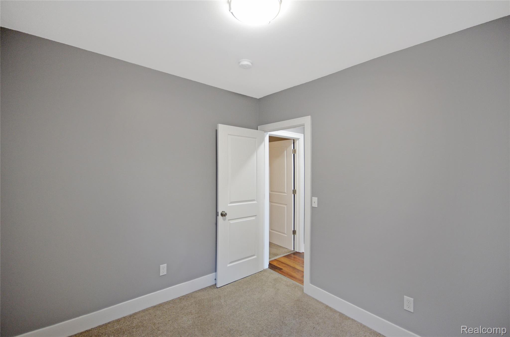 2253 Gladstone Street Property Photo 45