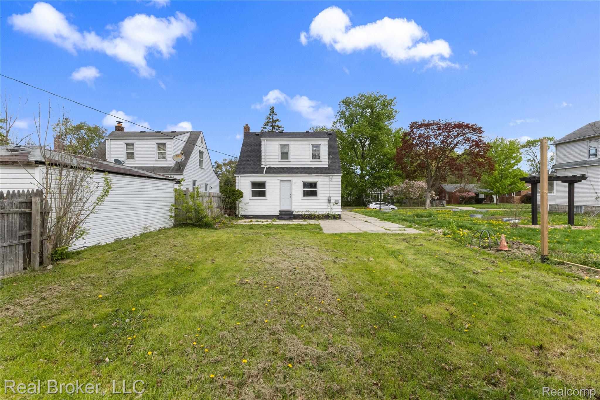 4637 University Place Property Photo 20