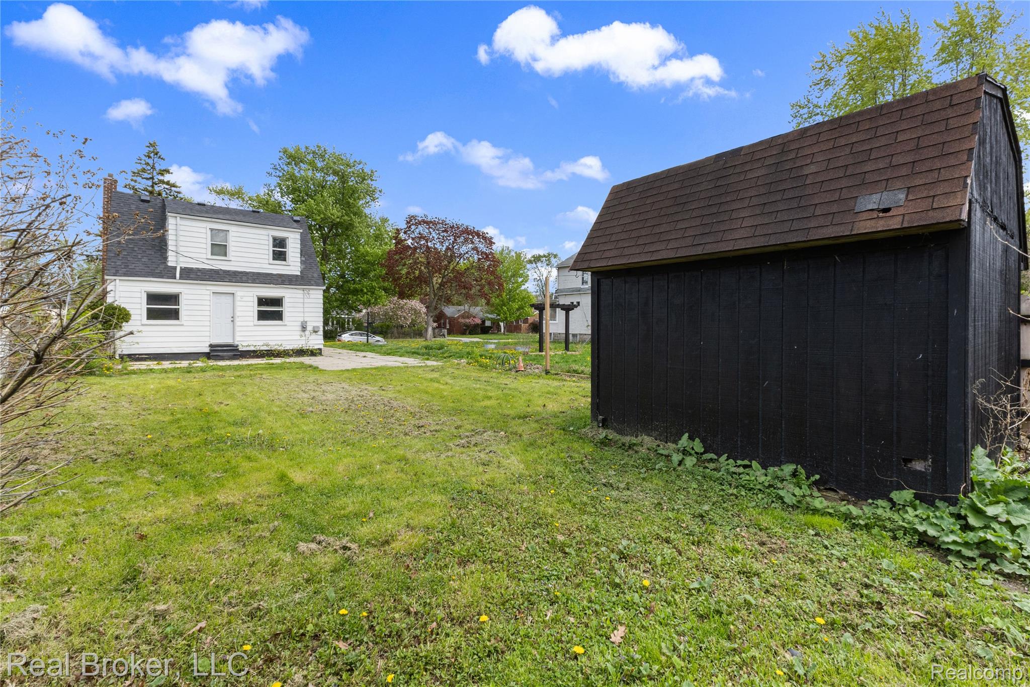4637 University Place Property Photo 21