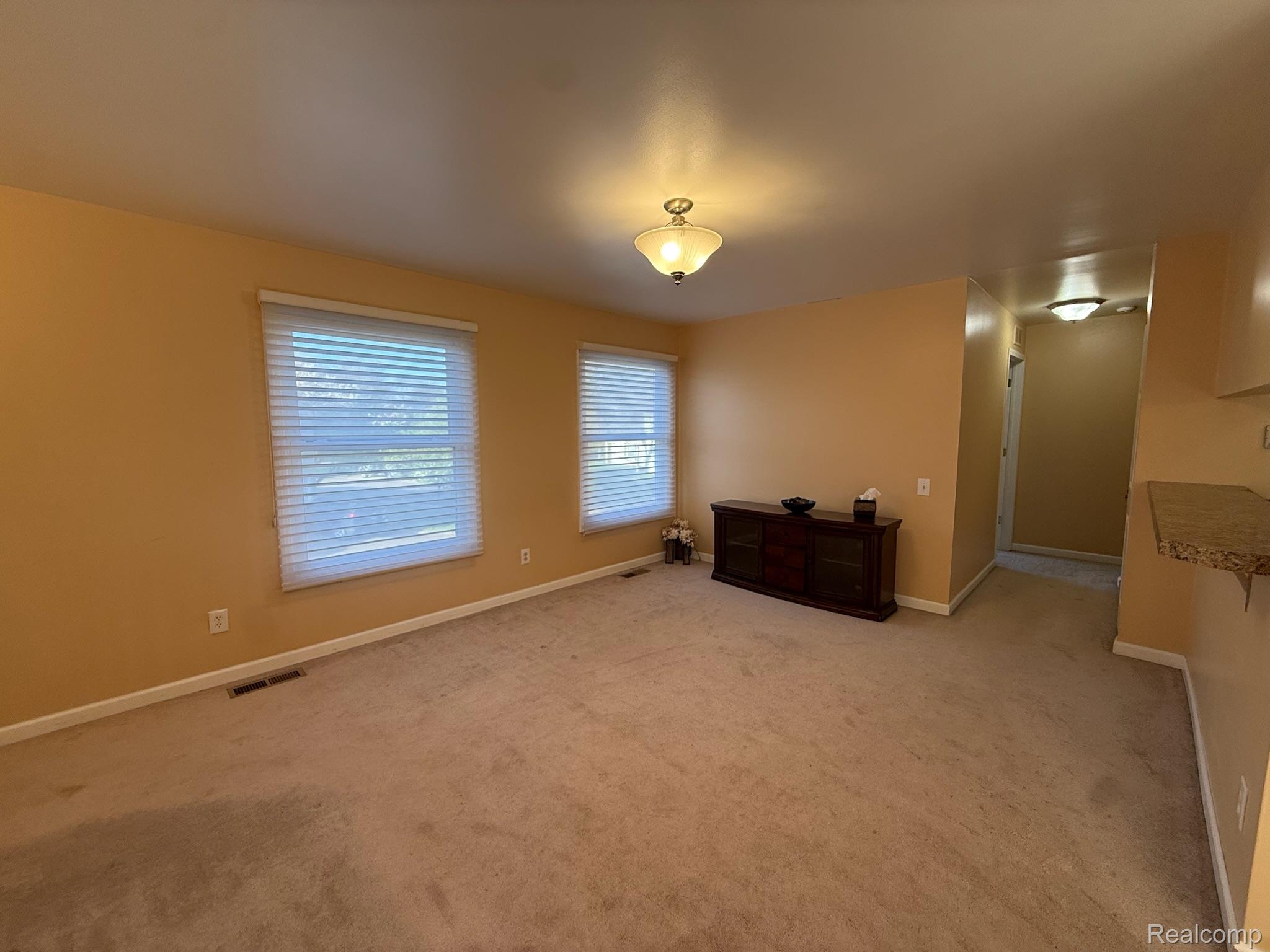 2761 Fox Hollow Court Property Photo 4