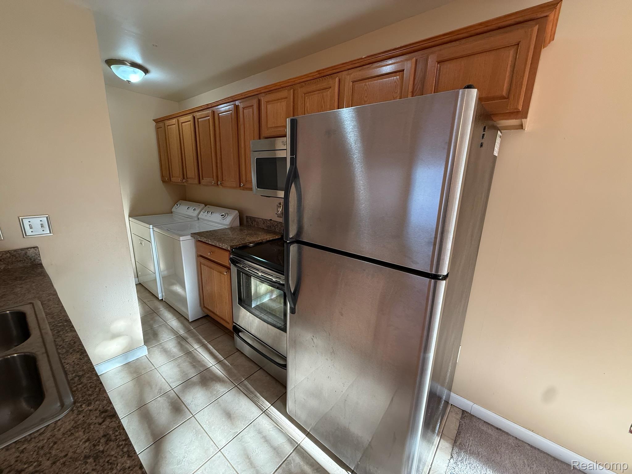 2761 Fox Hollow Court Property Photo 6