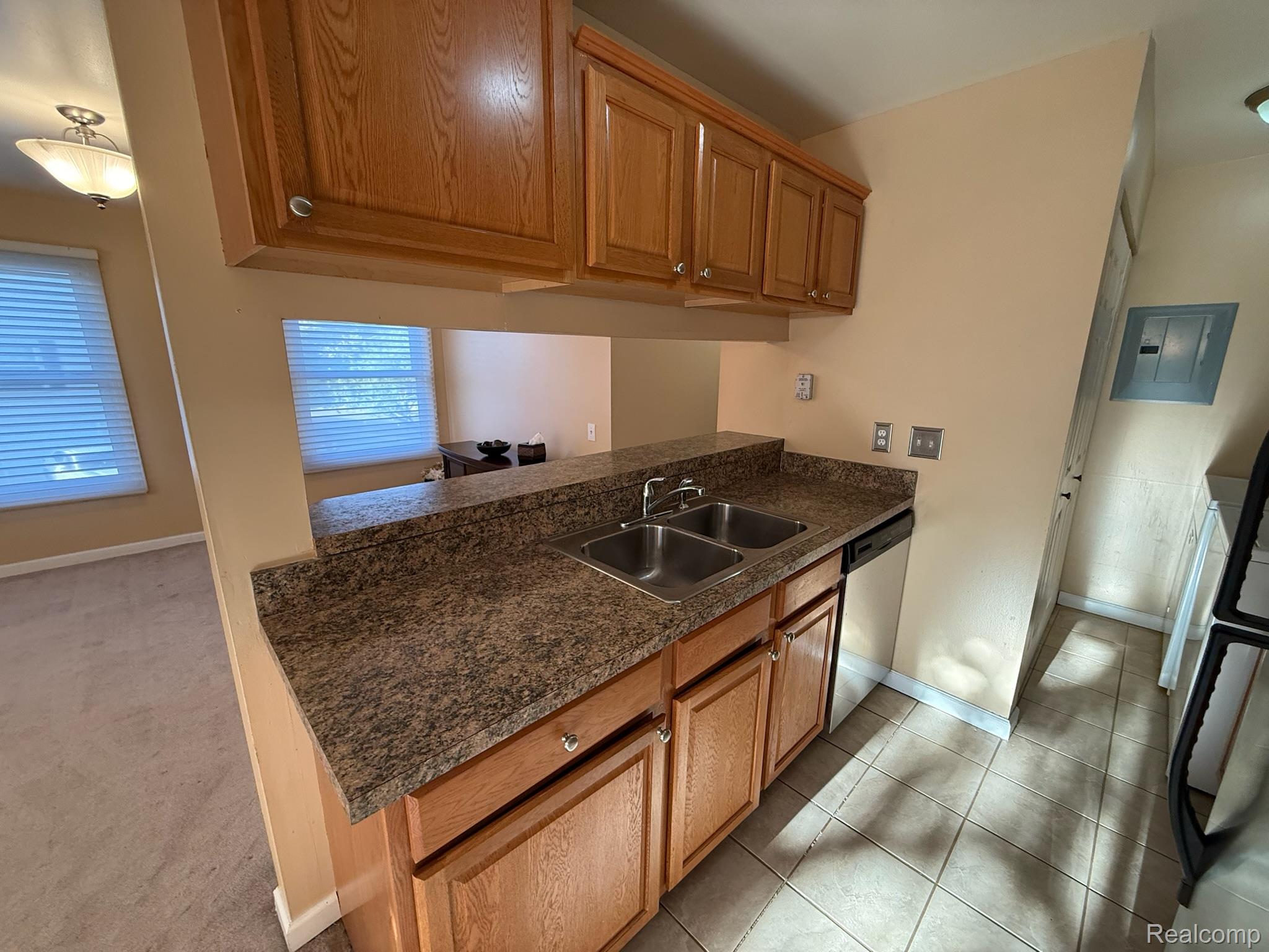 2761 Fox Hollow Court Property Photo 7