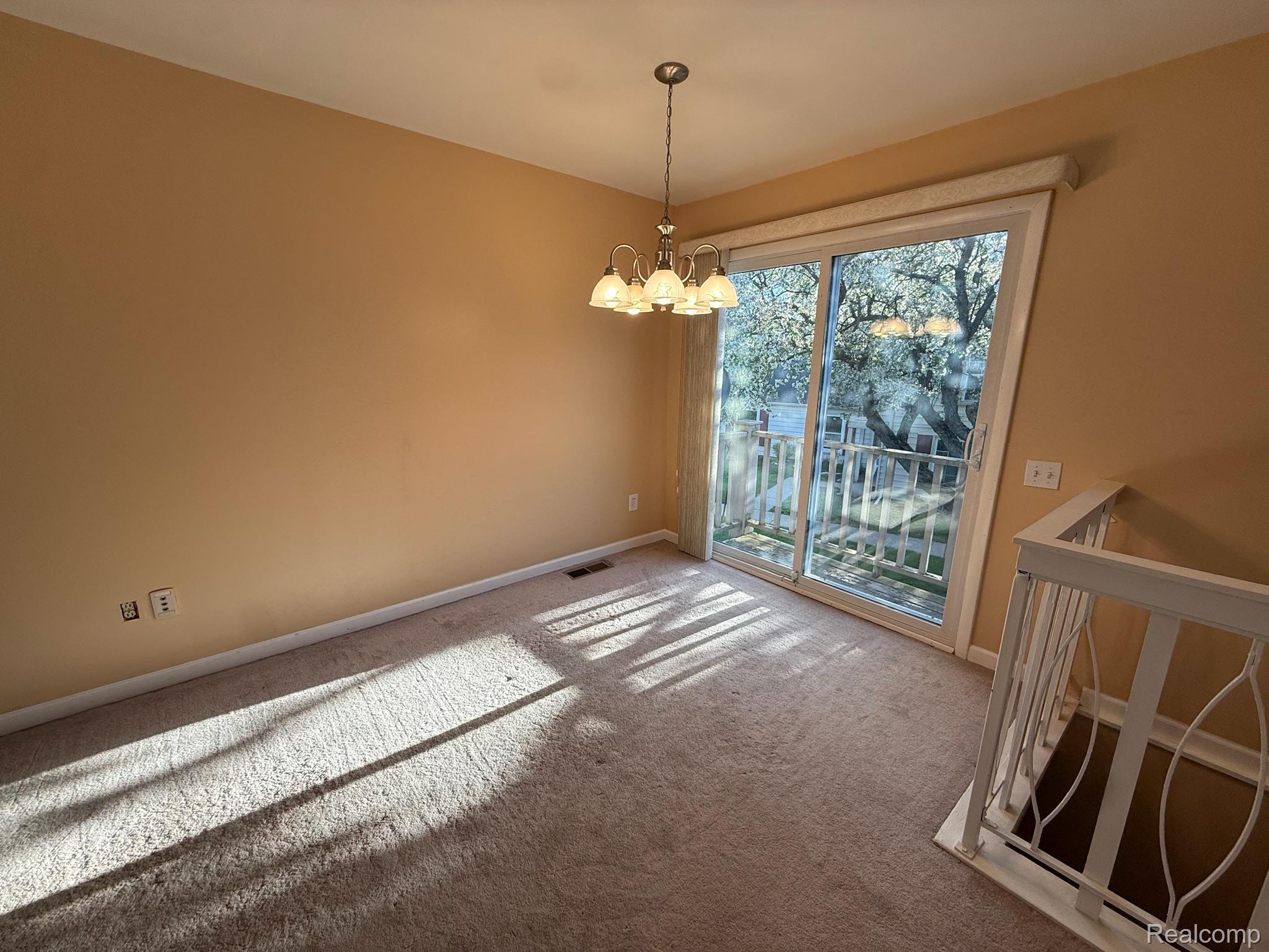2761 Fox Hollow Court Property Photo 8