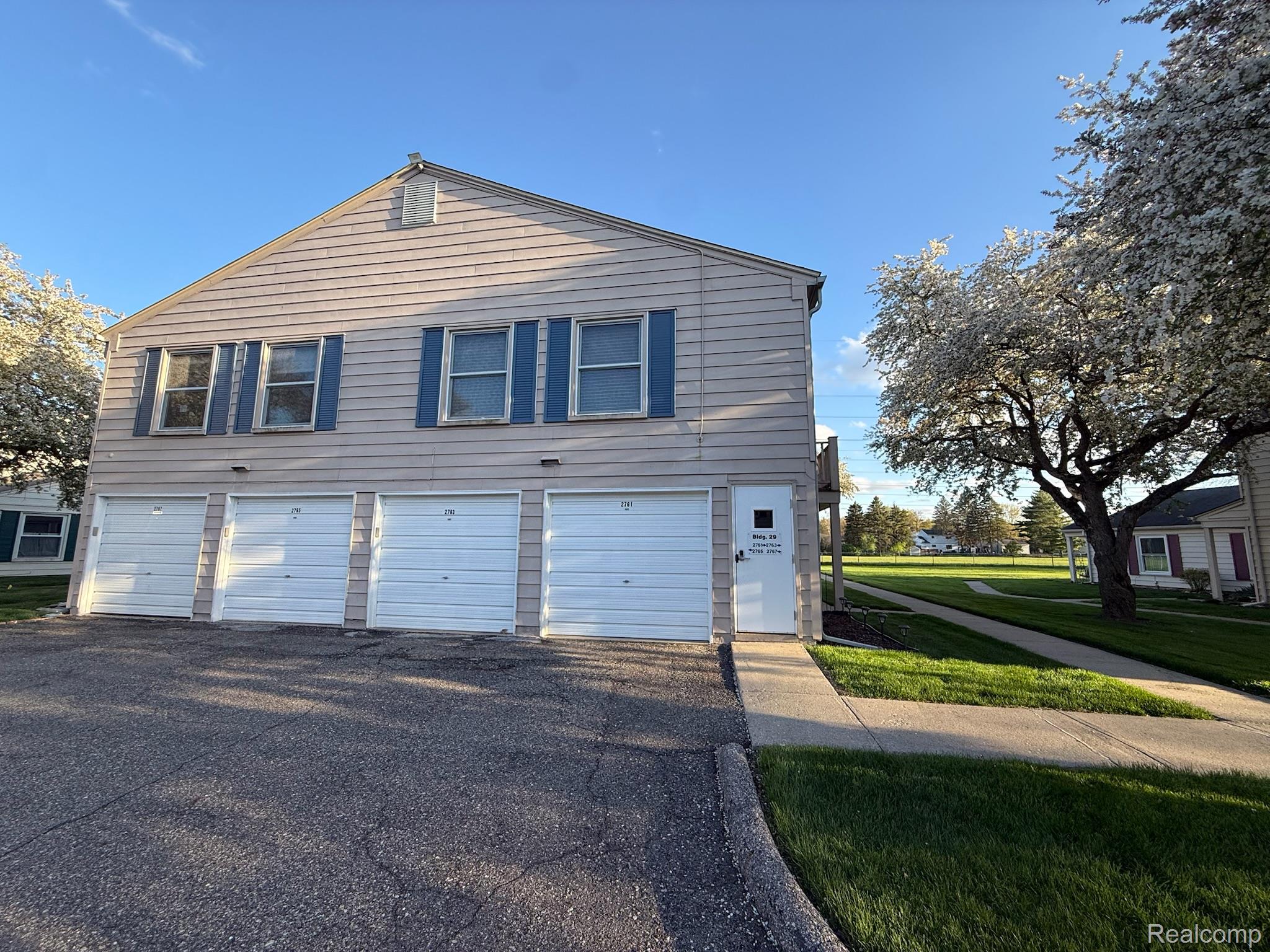 2761 Fox Hollow Court Property Photo 17