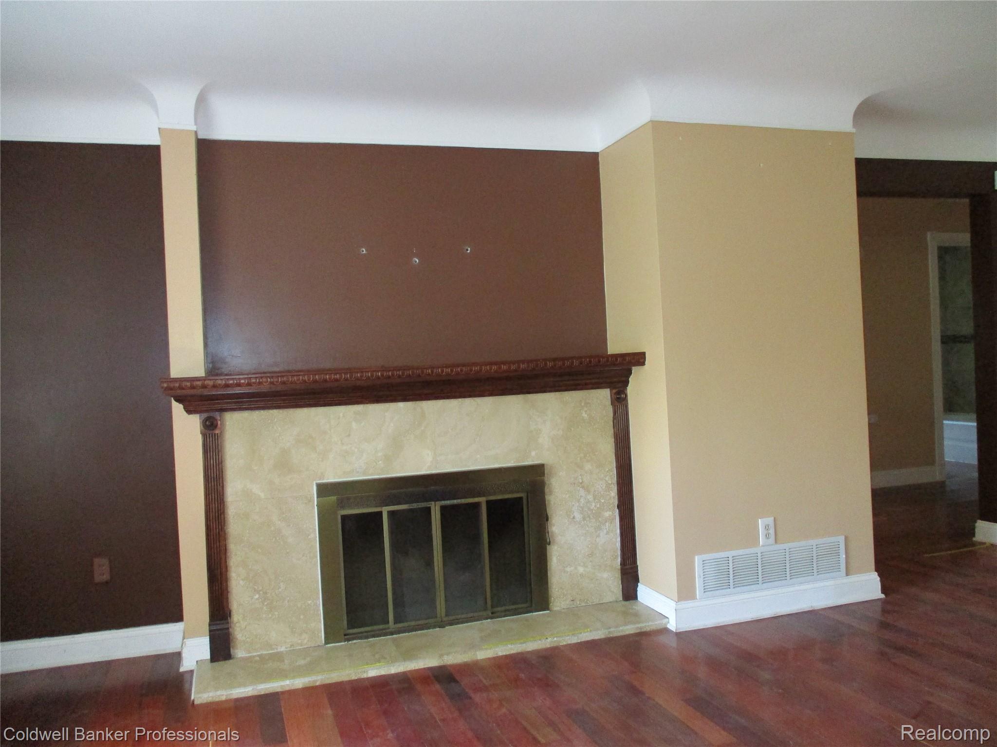 28251 Wildwood Trail Property Photo 3