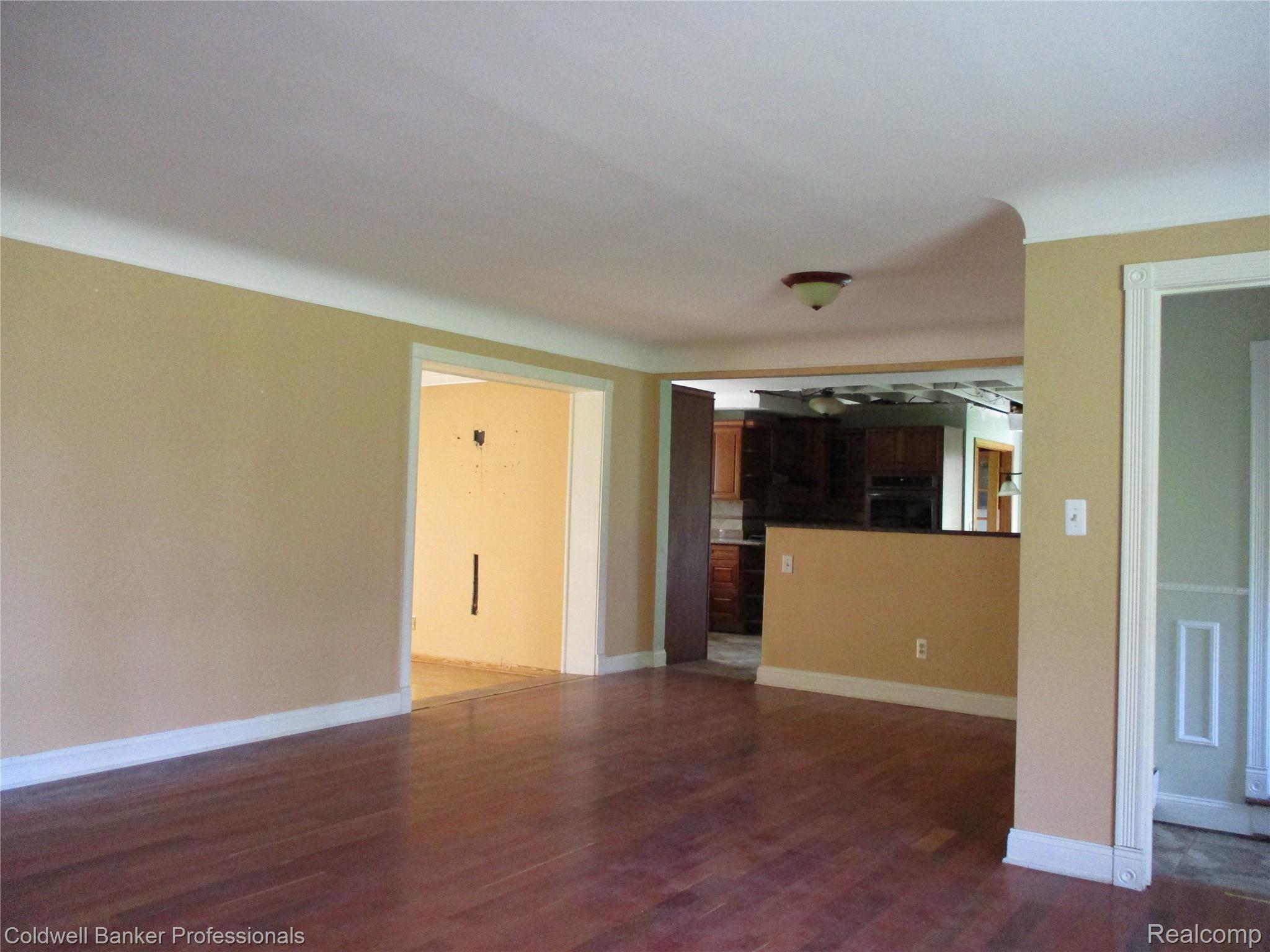 28251 Wildwood Trail Property Photo 4