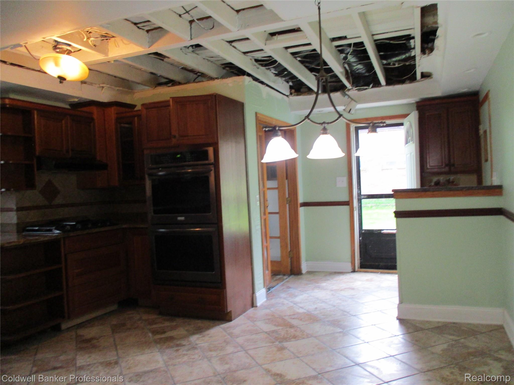 28251 Wildwood Trail Property Photo 7