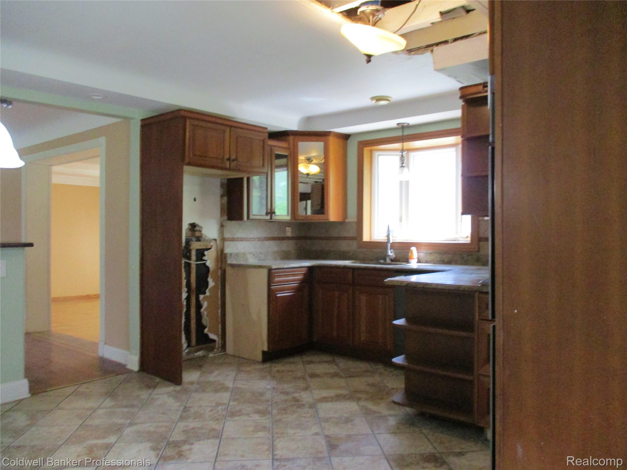 28251 Wildwood Trail Property Photo 8