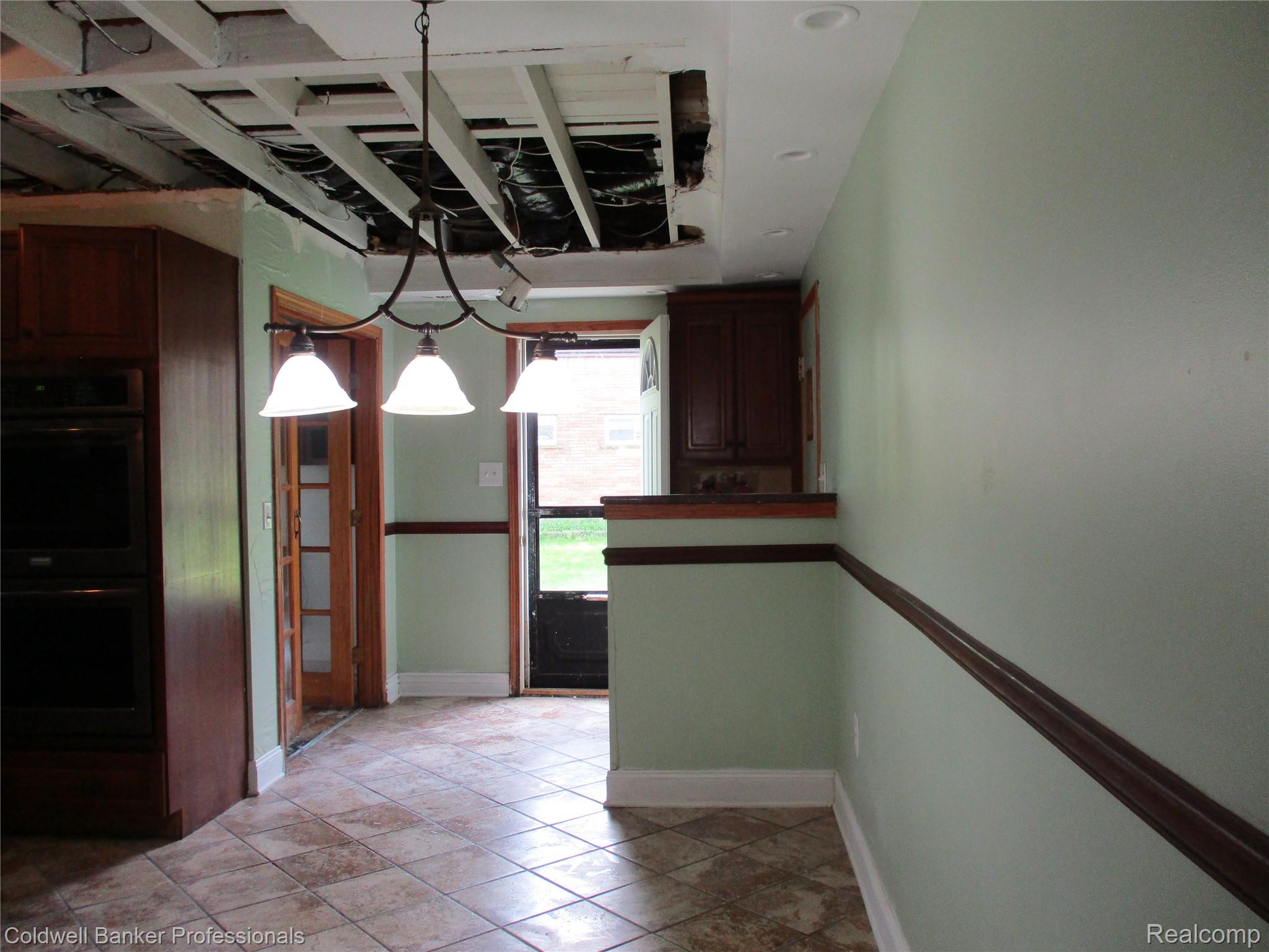 28251 Wildwood Trail Property Photo 9