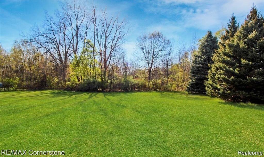 0000 Wayne Rd Property Photo 2