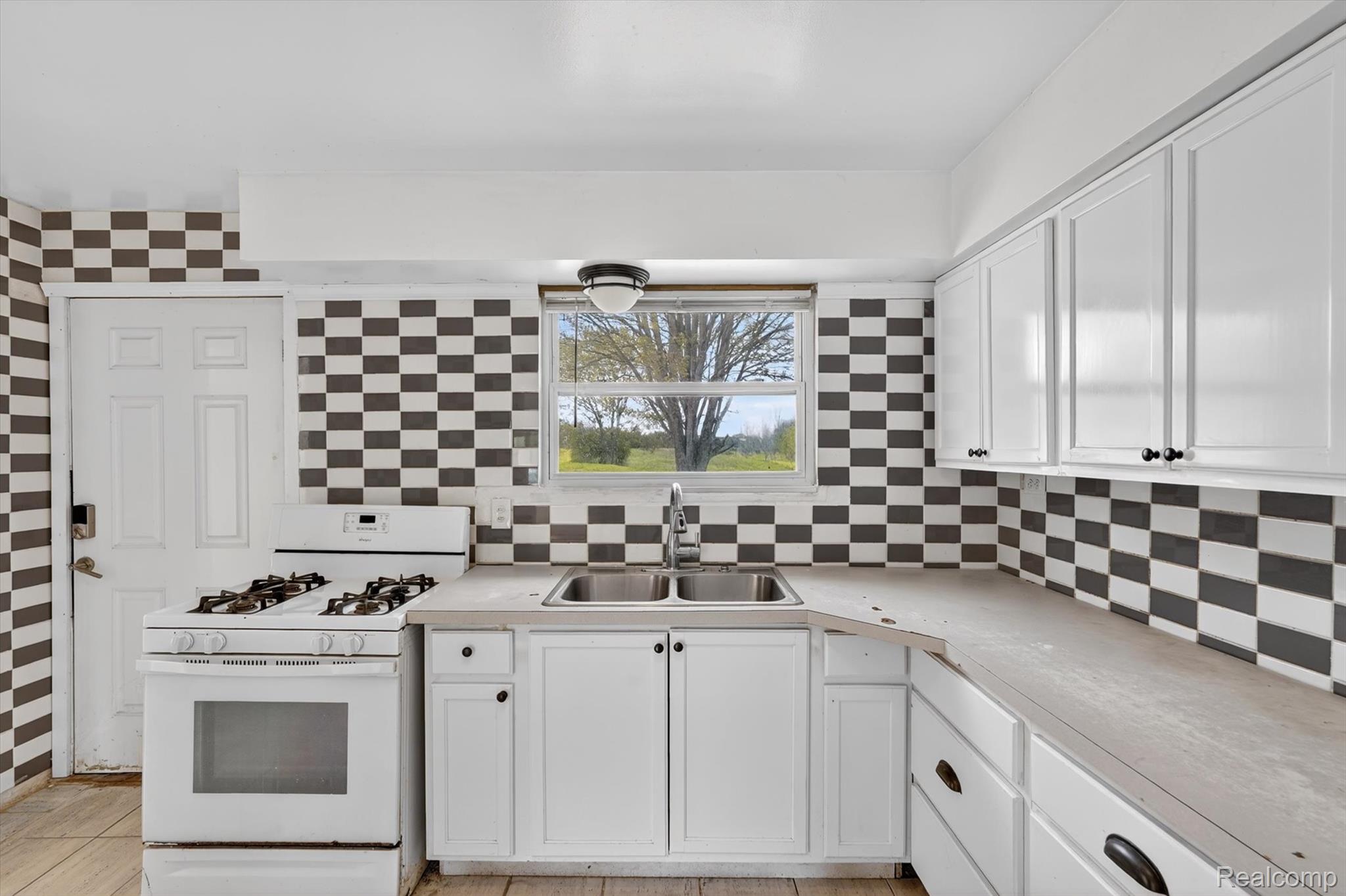 5457 E Frances Road Property Photo 6