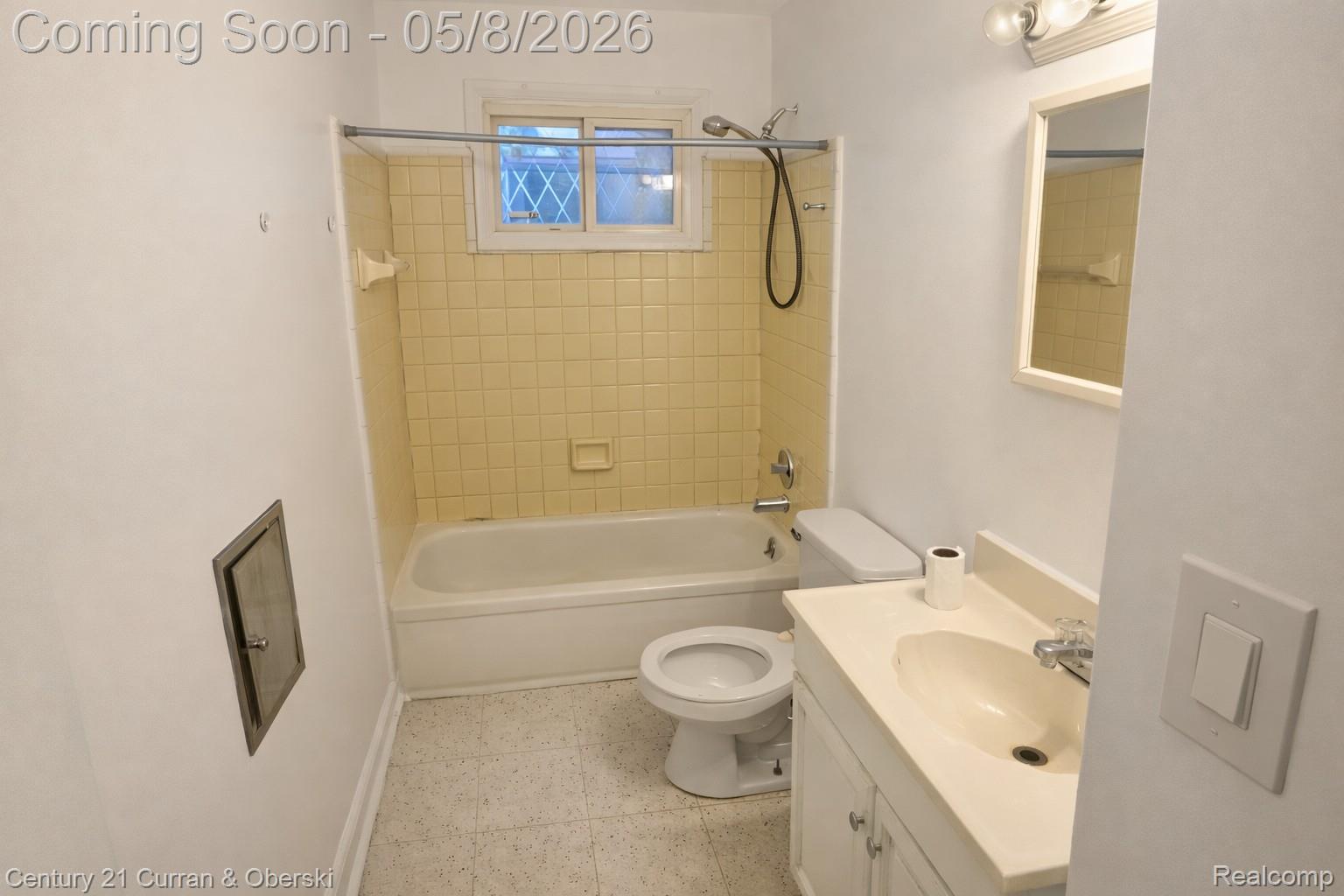 4030 W Davison Property Photo 6