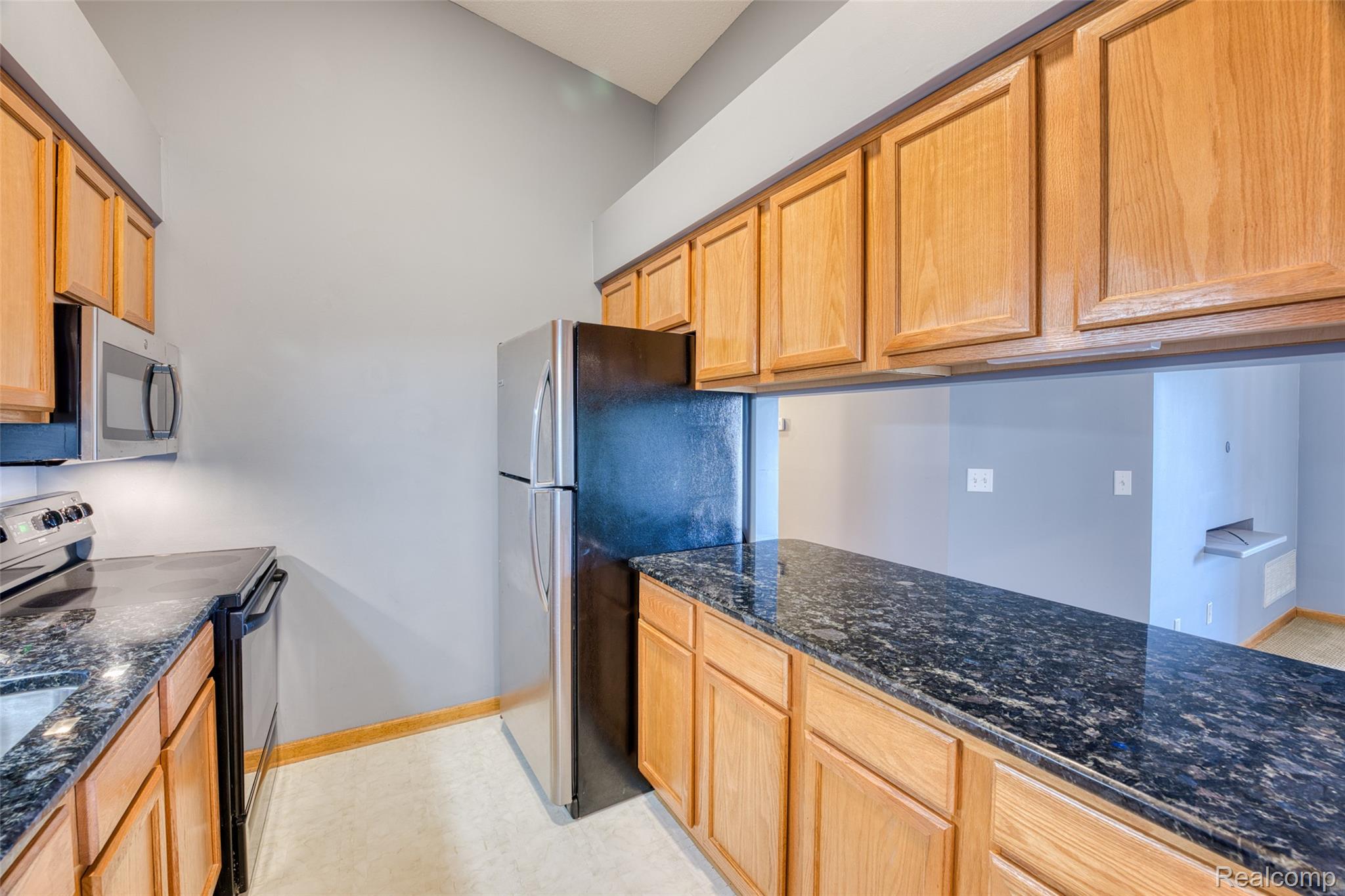 46075 Tallgrass Court Property Photo 12