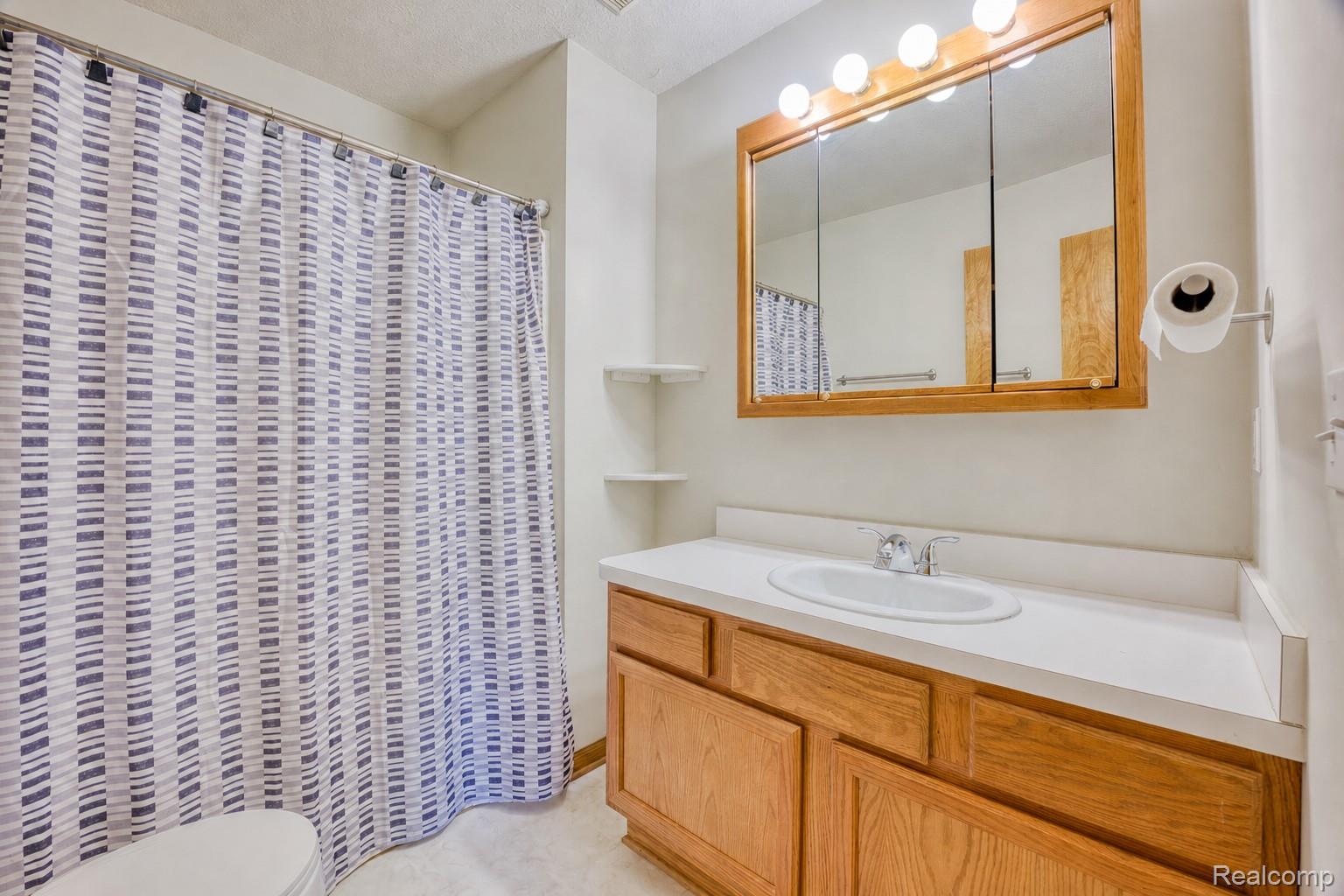 46075 Tallgrass Court Property Photo 18