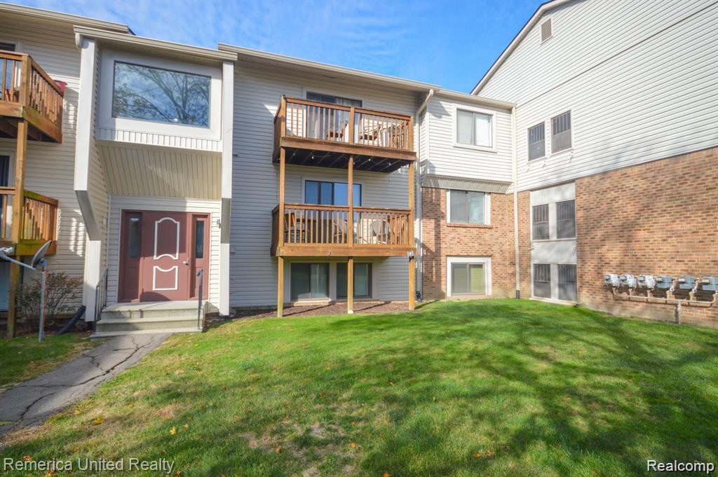 30074 W 12 Mile Road 114 Property Photo 1