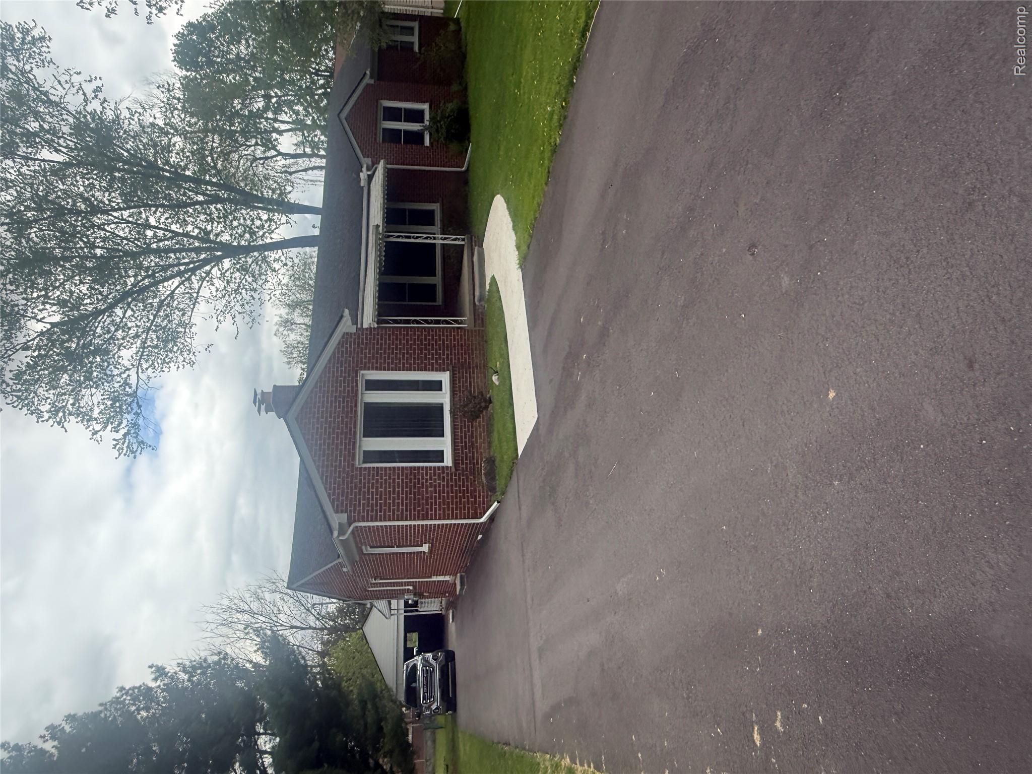 25626 Dunbar Street Property Photo 1