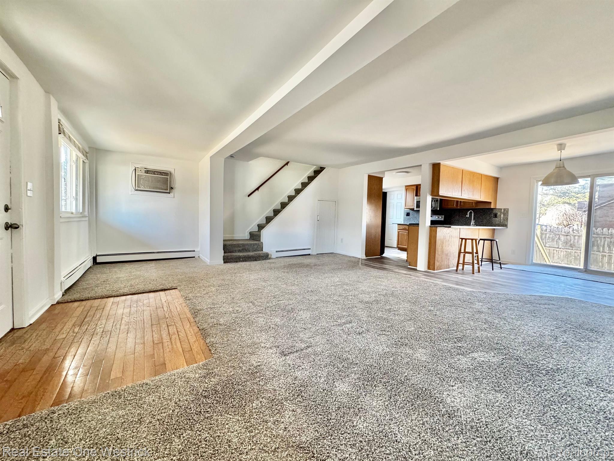 432 Edgewater Drive Property Photo 6