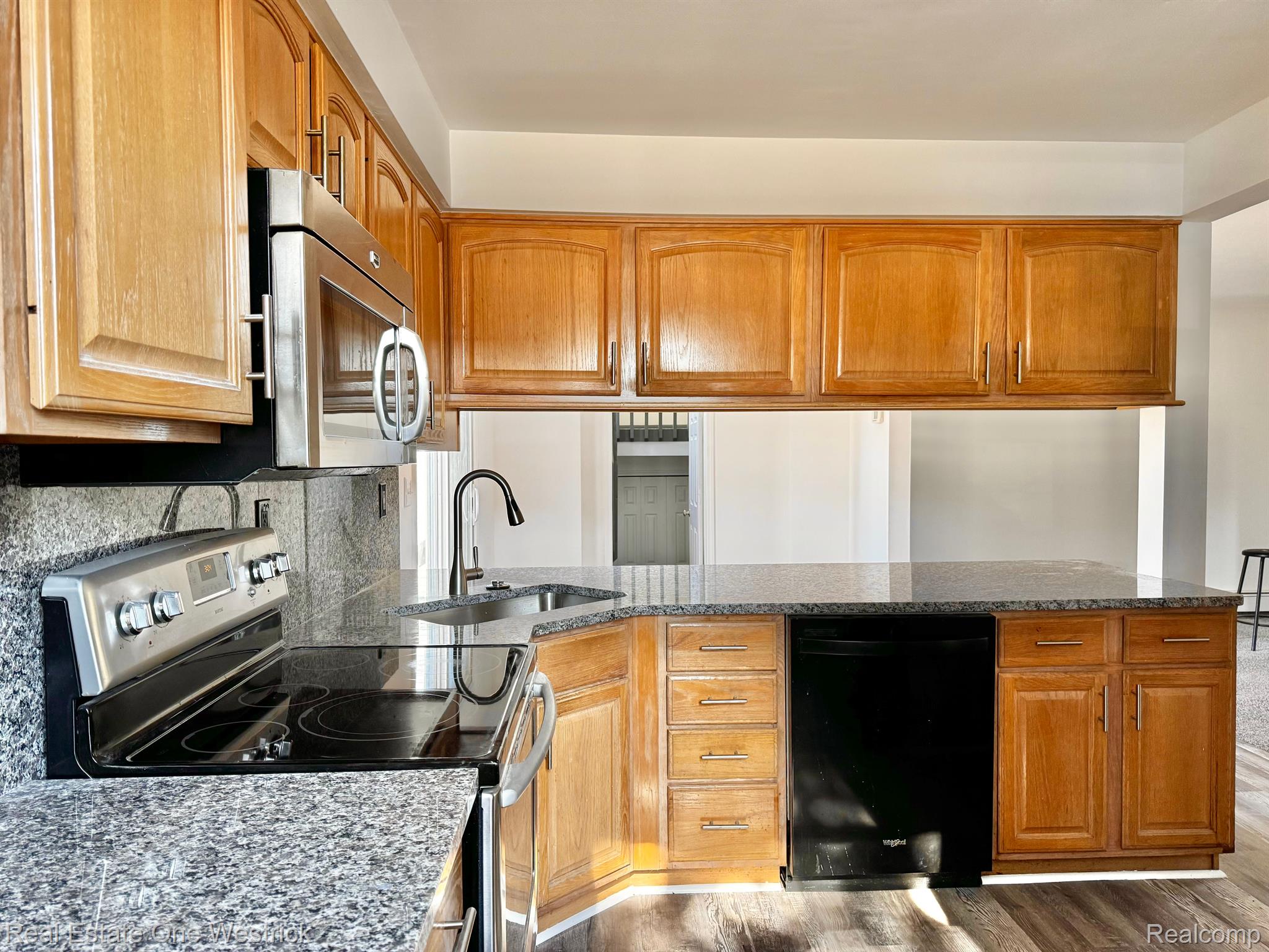 432 Edgewater Drive Property Photo 11