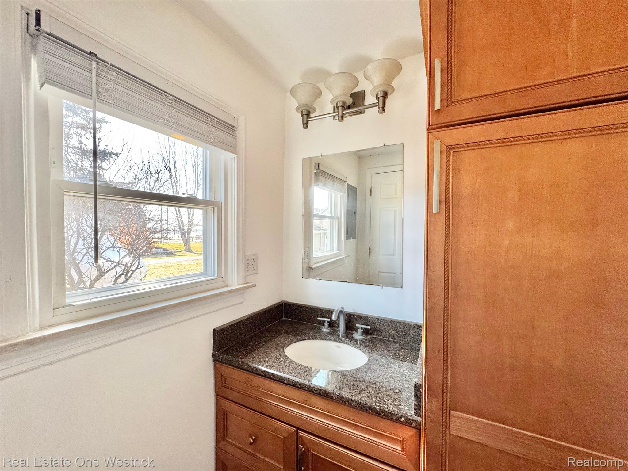432 Edgewater Drive Property Photo 12