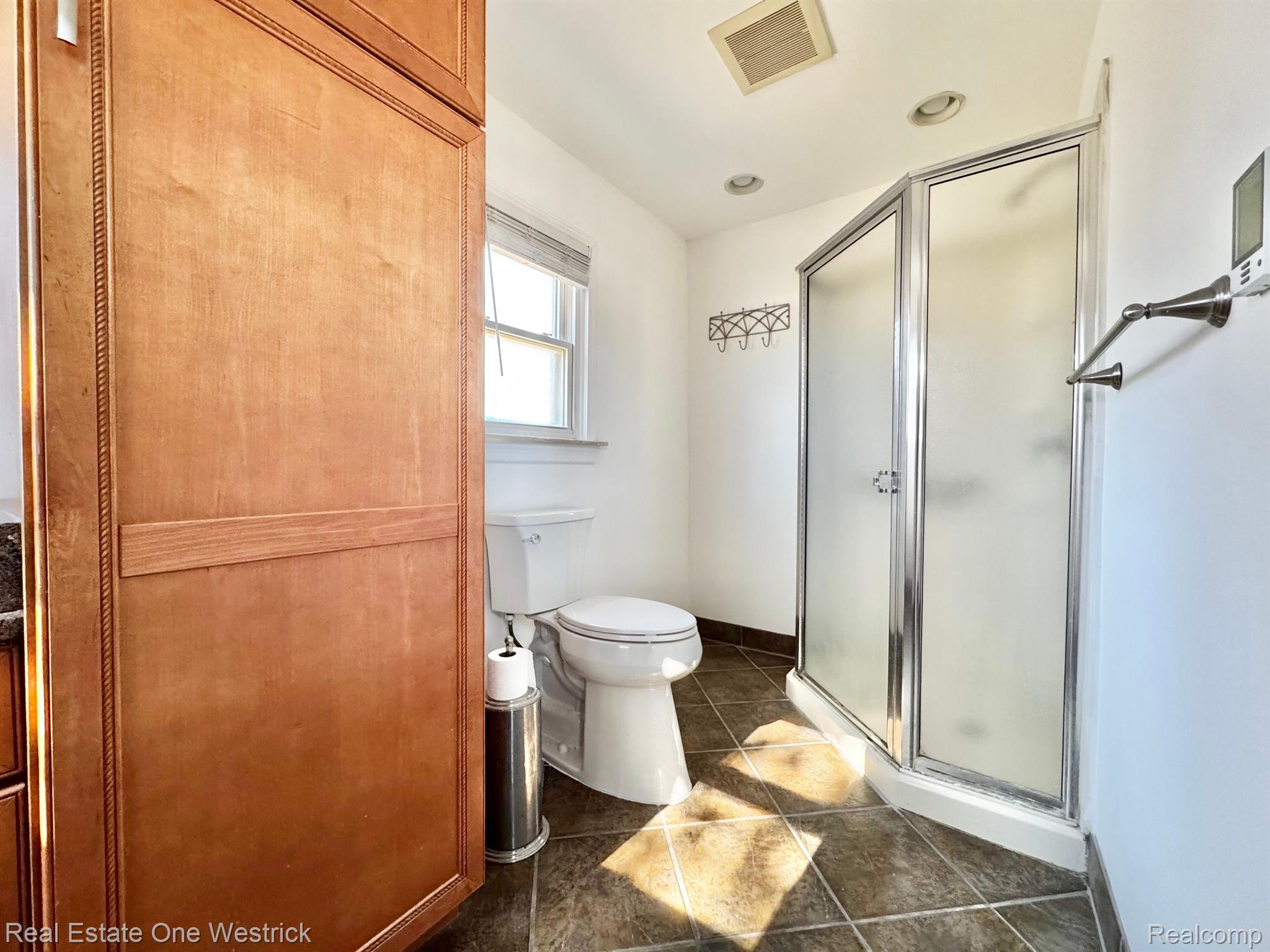 432 Edgewater Drive Property Photo 13