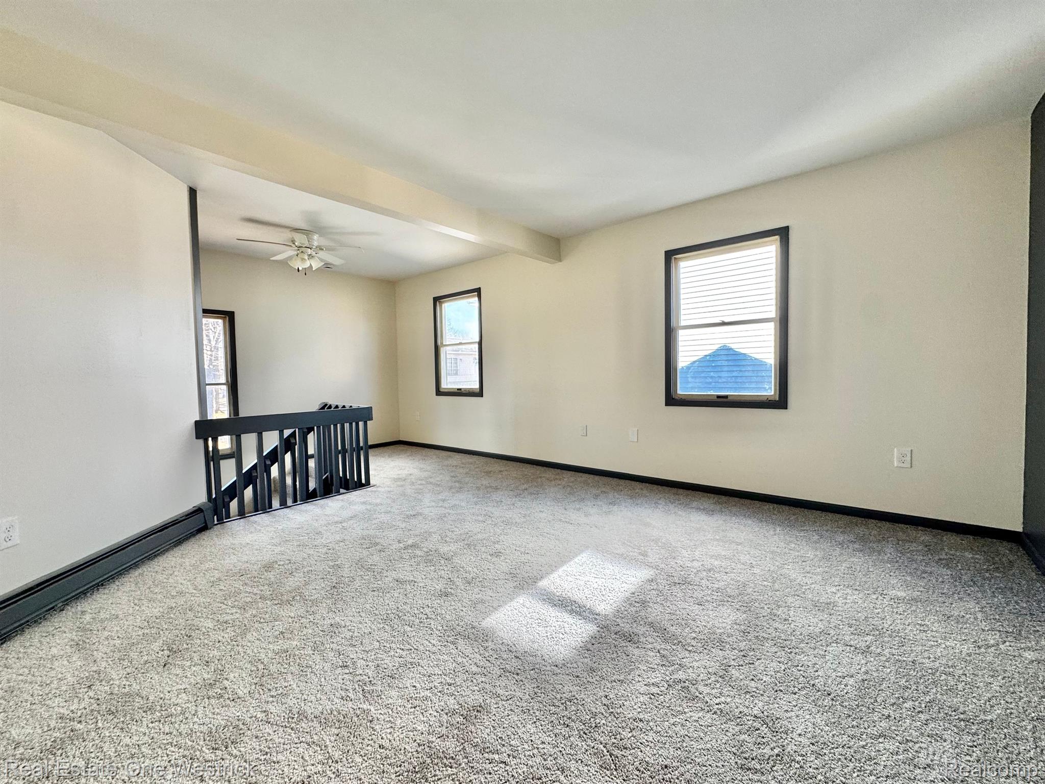 432 Edgewater Drive Property Photo 16