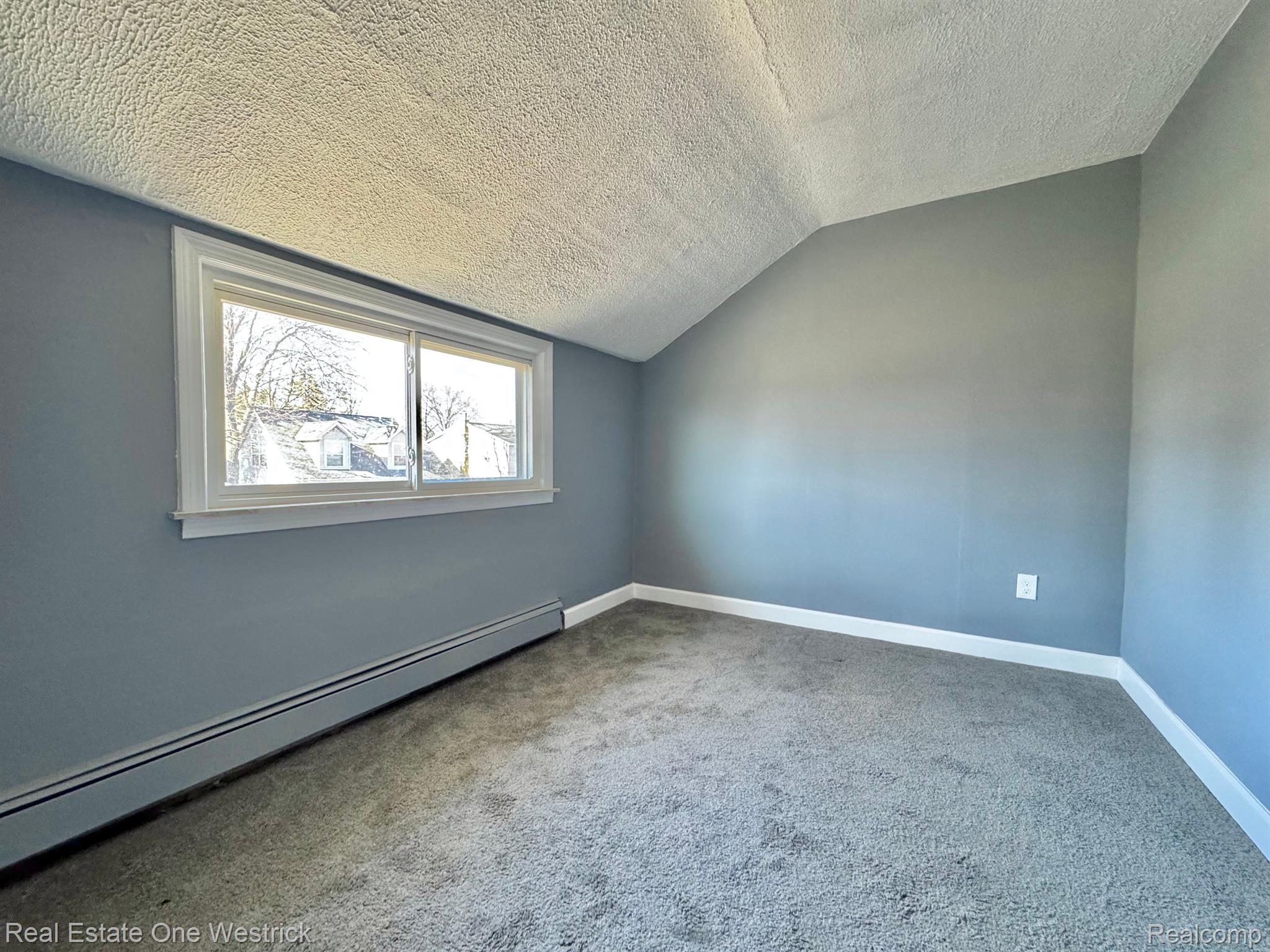 432 Edgewater Drive Property Photo 19