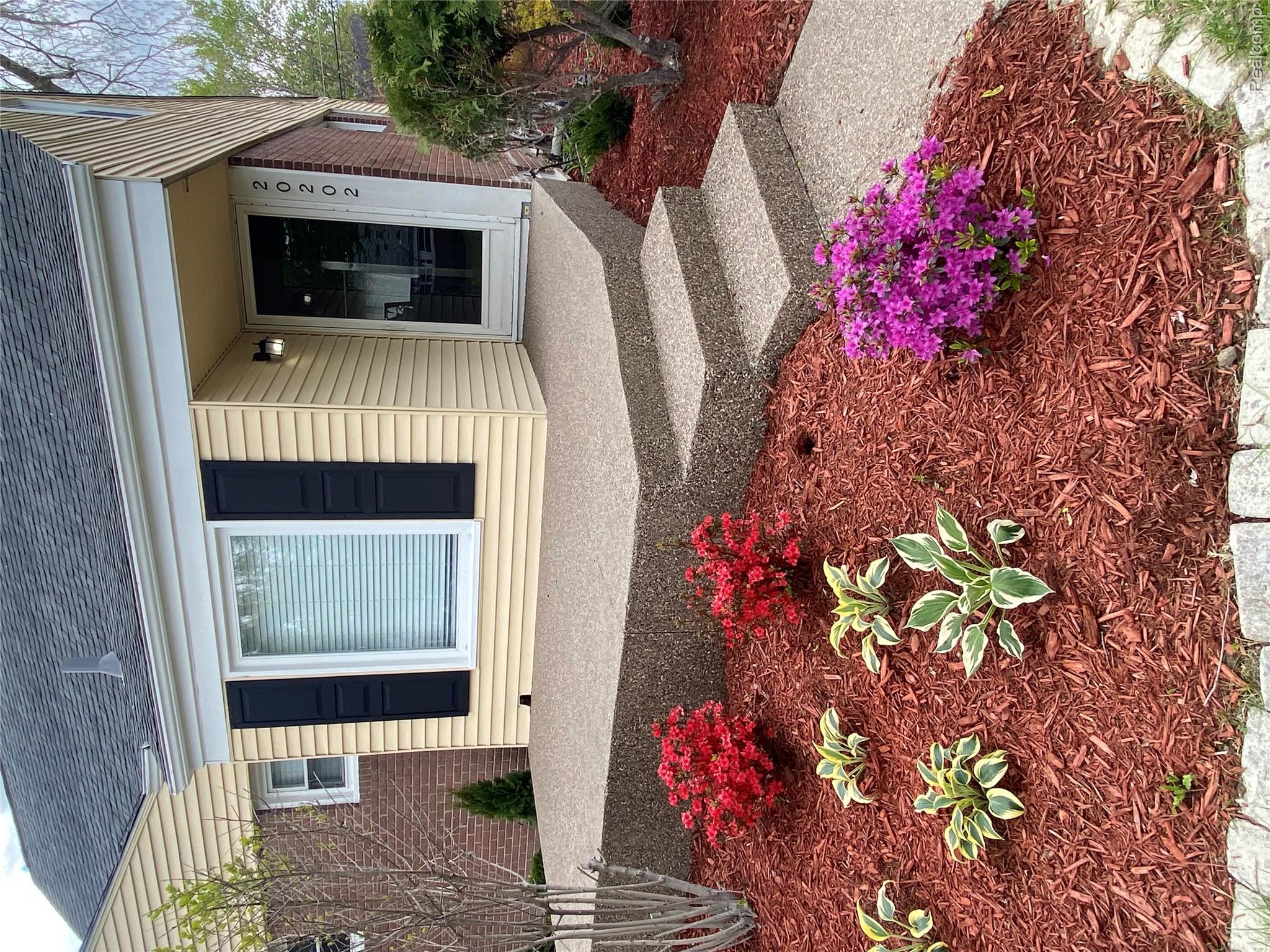 20202 Lancaster Street Property Photo 3