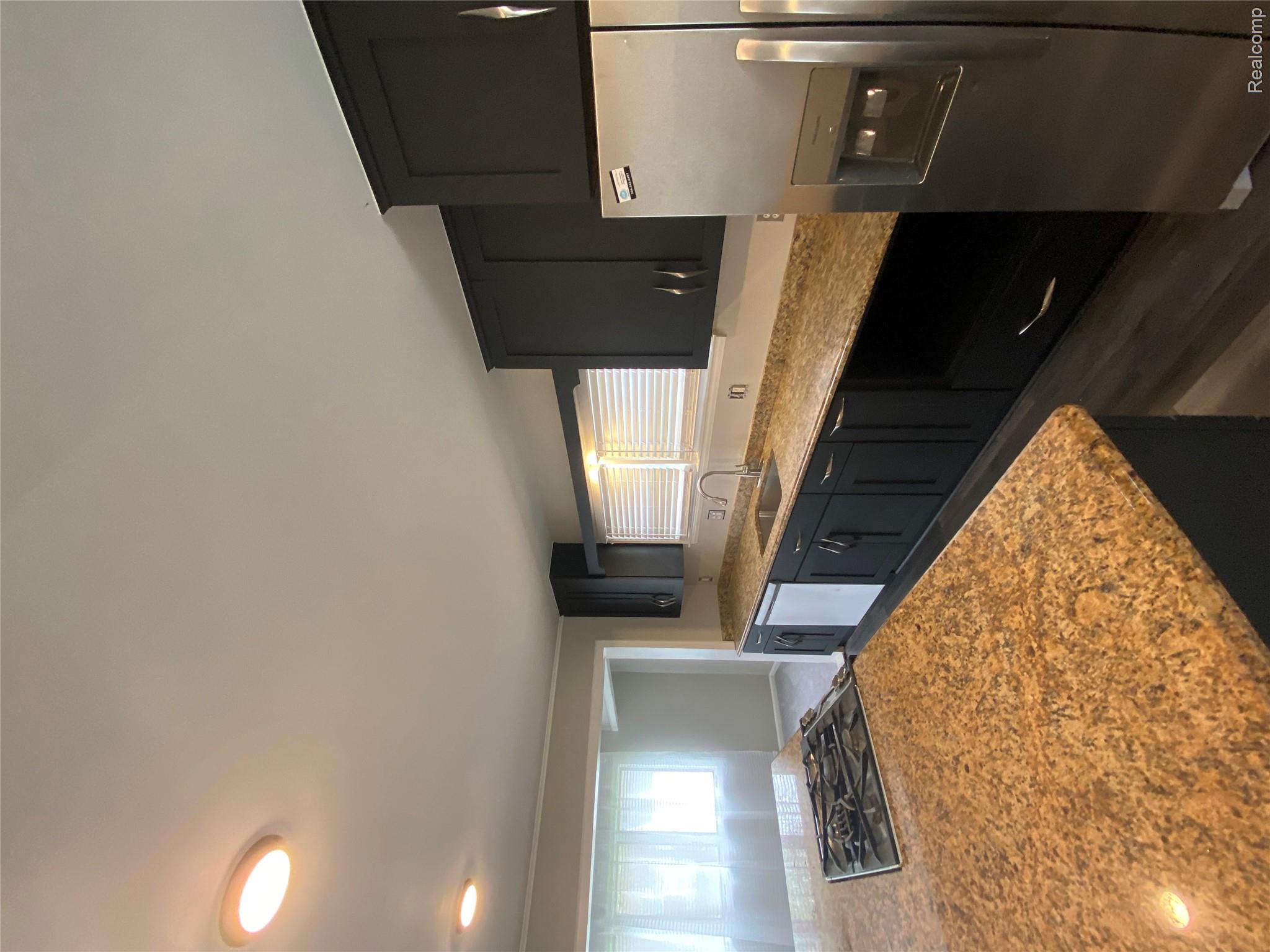 20202 Lancaster Street Property Photo 4
