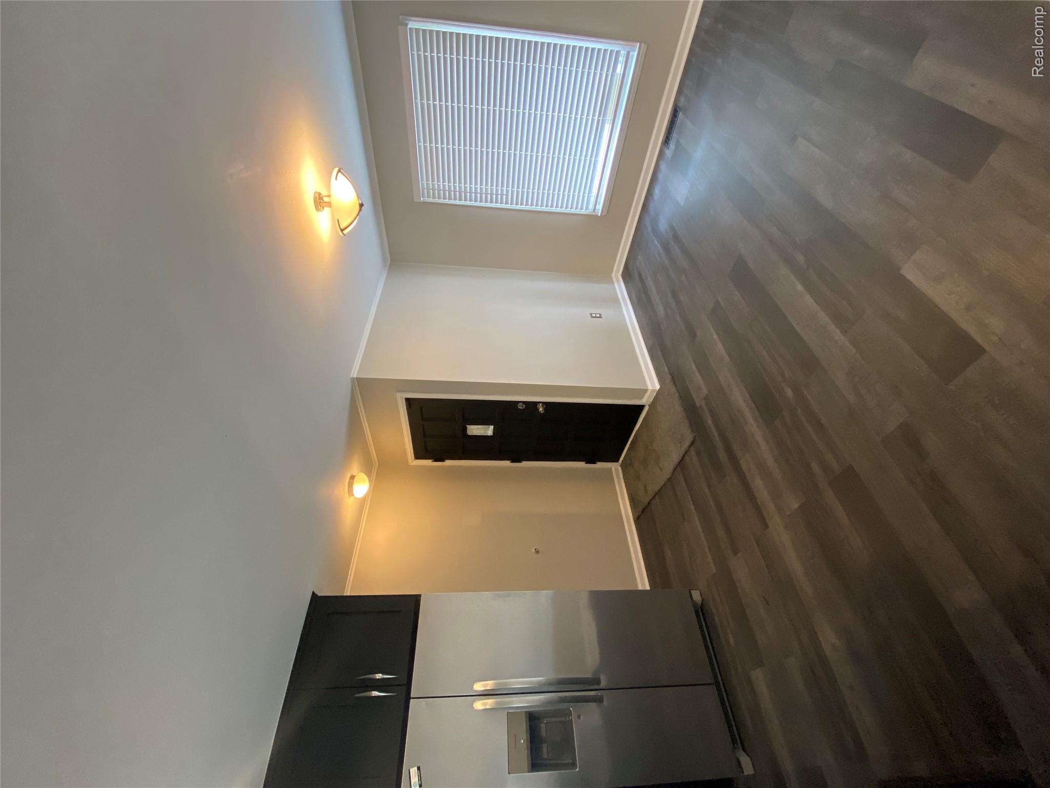 20202 Lancaster Street Property Photo 6