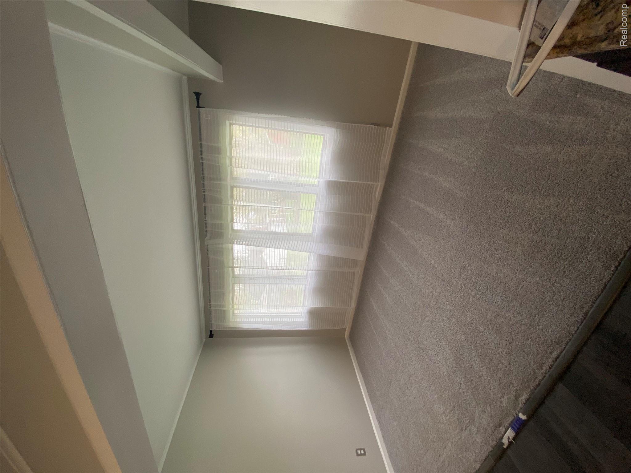 20202 Lancaster Street Property Photo 7