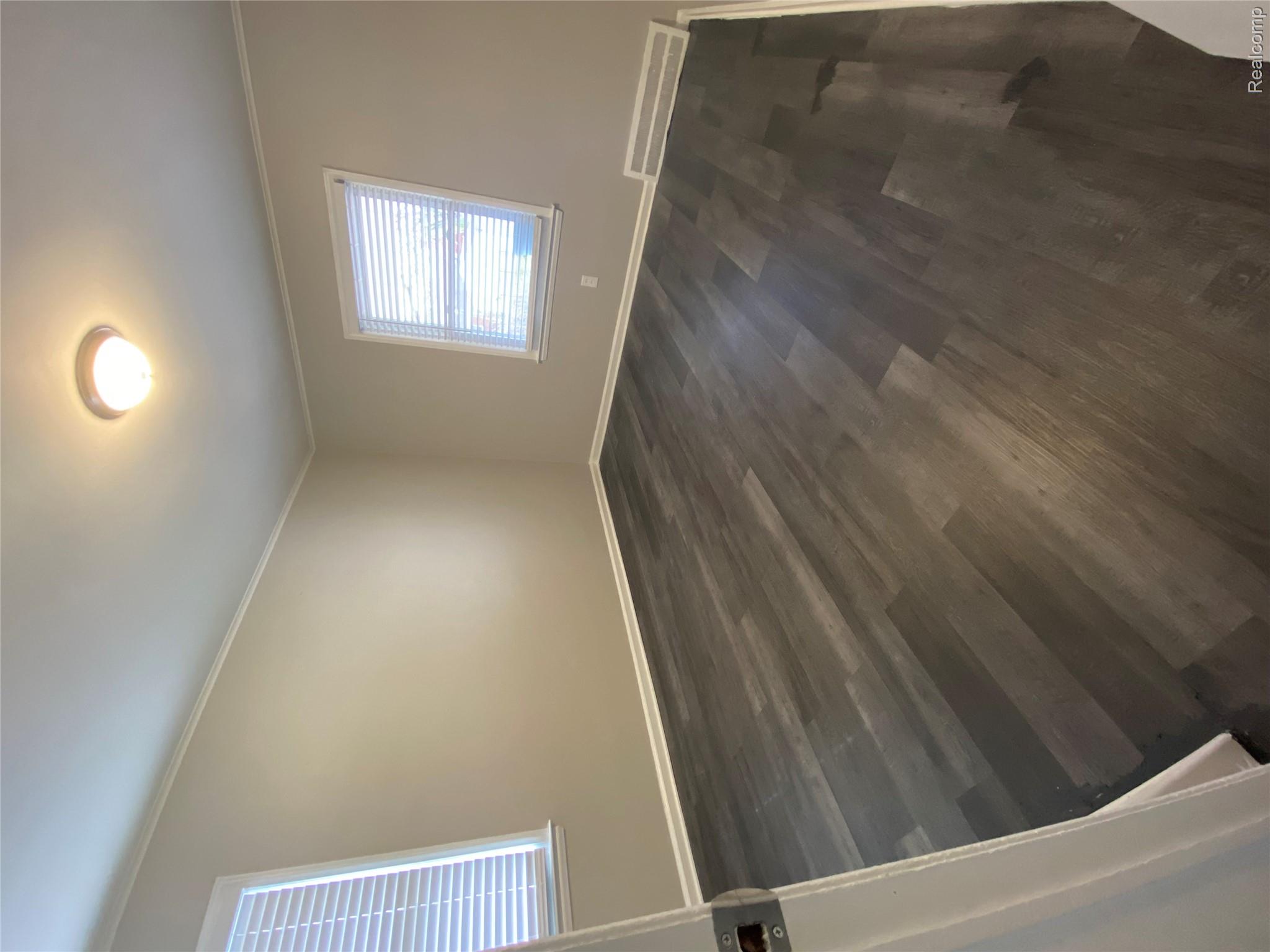 20202 Lancaster Street Property Photo 10