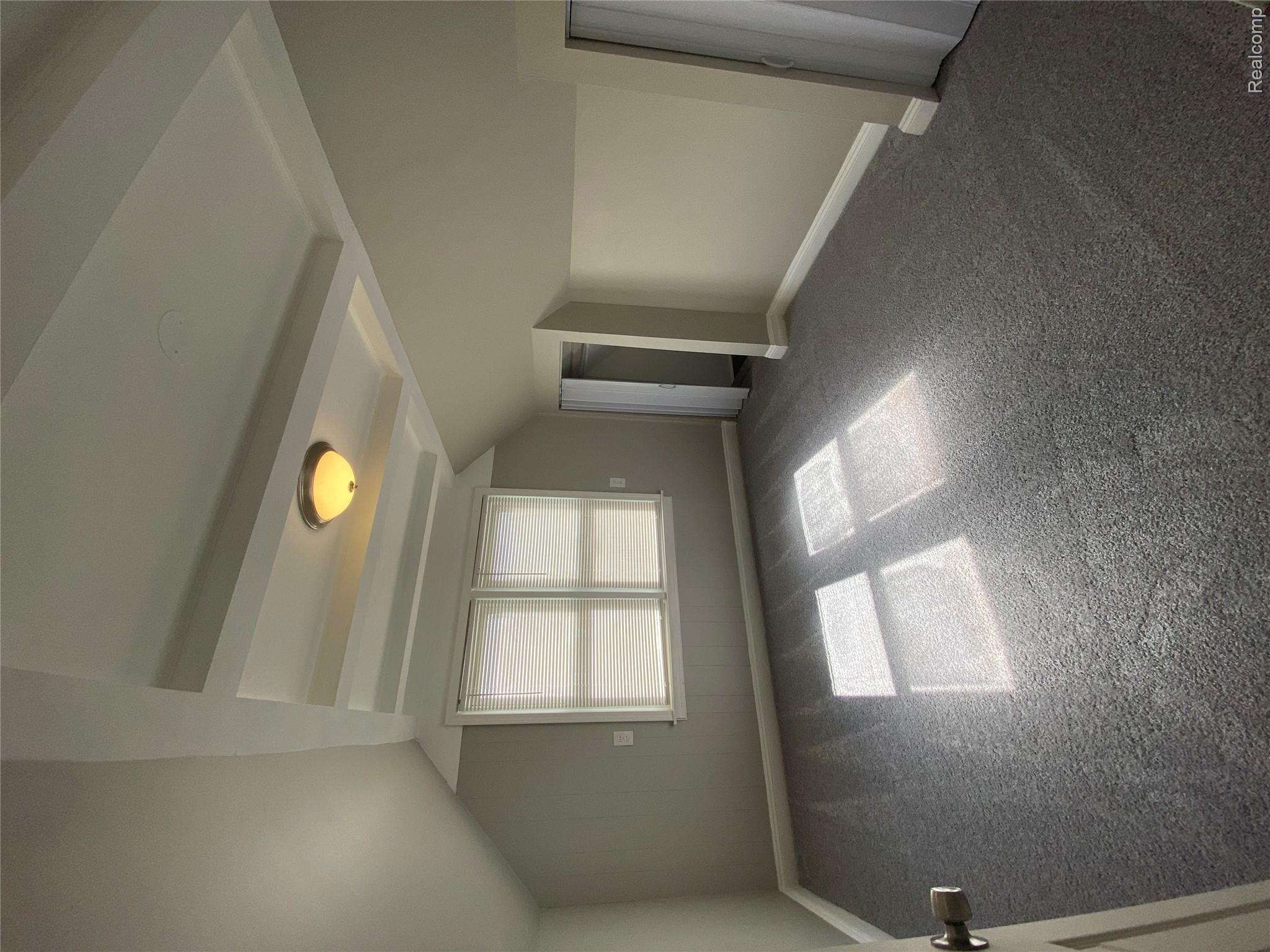 20202 Lancaster Street Property Photo 12