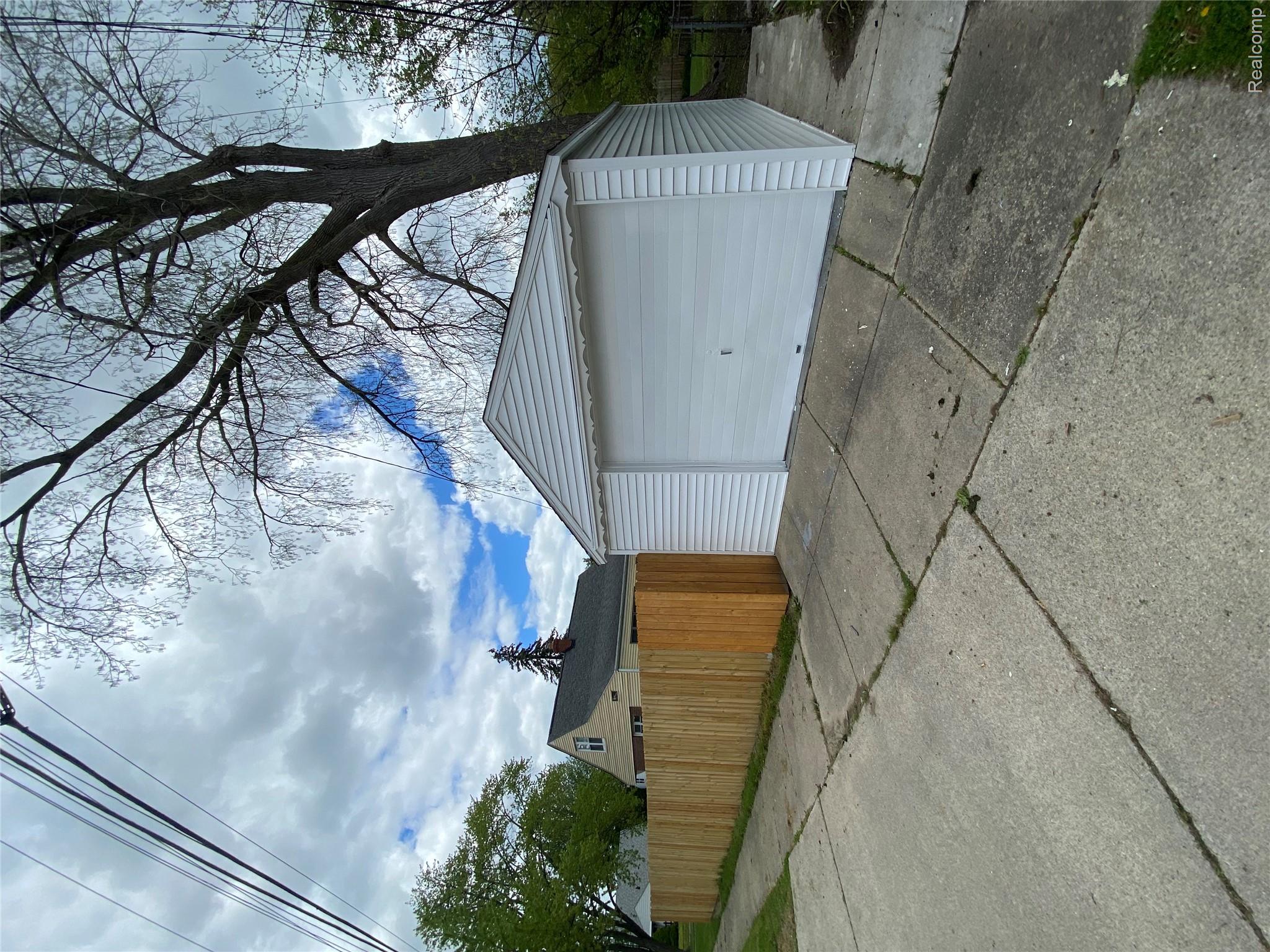 20202 Lancaster Street Property Photo 18