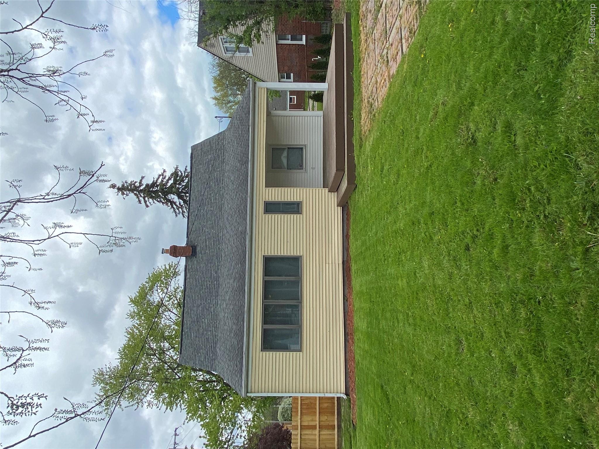 20202 Lancaster Street Property Photo 19