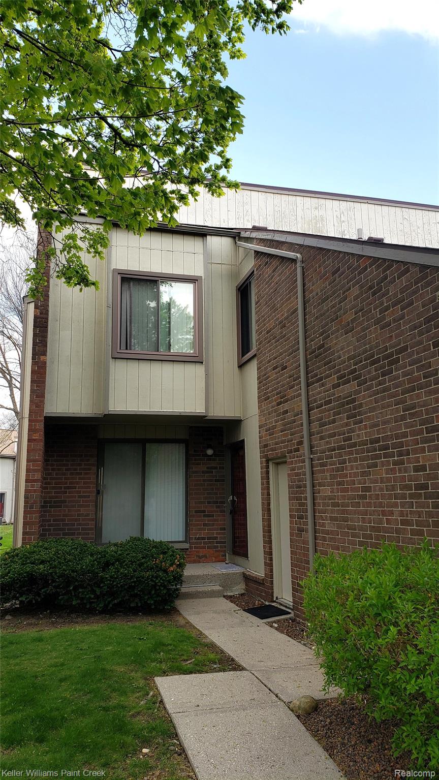 5872 Vassar Property Photo 4